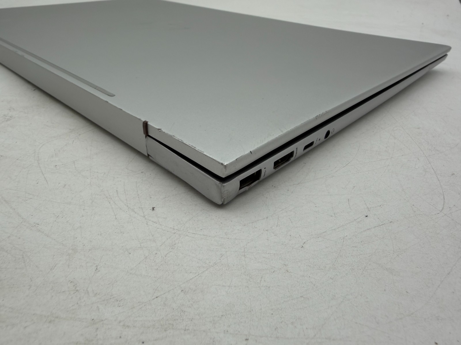 HP Envy Laptop 17m-ch1013dx 17.3″ 512 GB SSD 12 GB RAM i7-1195G7 Windows 10 Home
