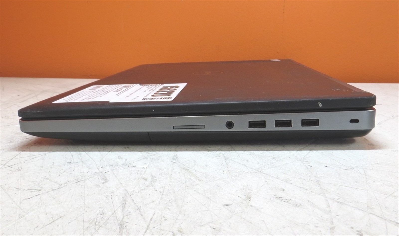 Scratched LCD Dell Precision 7720 Xeon E3-1505M v6 3GHz 32GB 256GB Quadro P5000