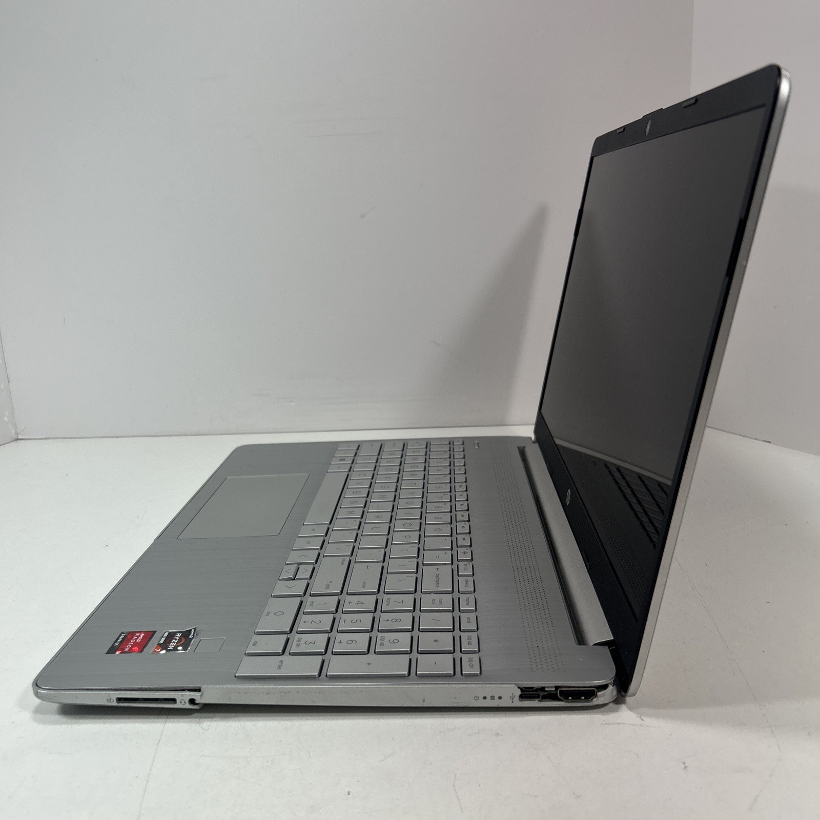 HP 15-EF1013DX 15.6″ AMD Ryzen 7 4000 Series. No Ram/SSD/WiFi. For Parts