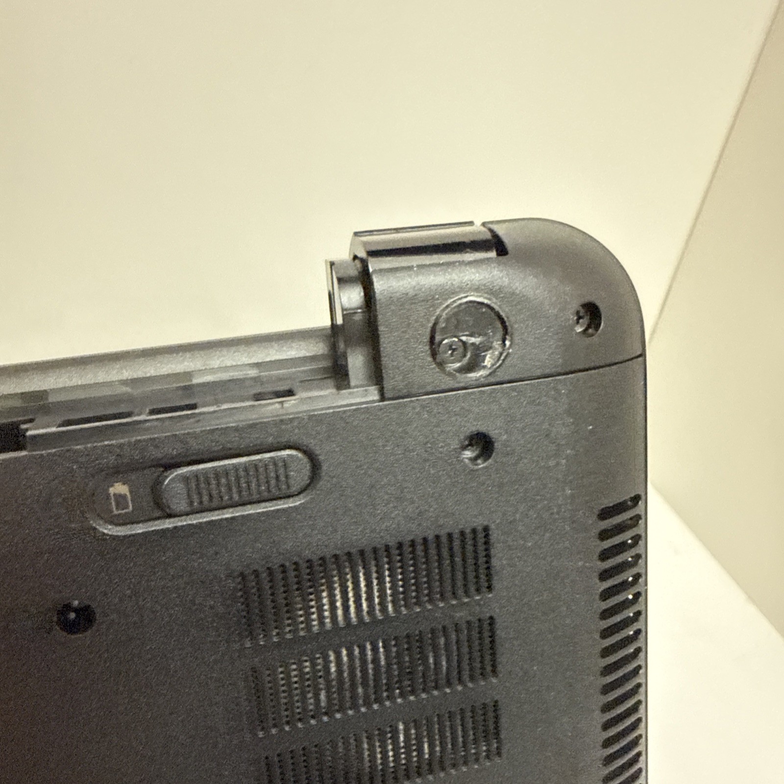 HP 255 Laptop AMD A4 4gb Radeon R2 15.6″ win 10 250GB HDD – No Battery – As Is