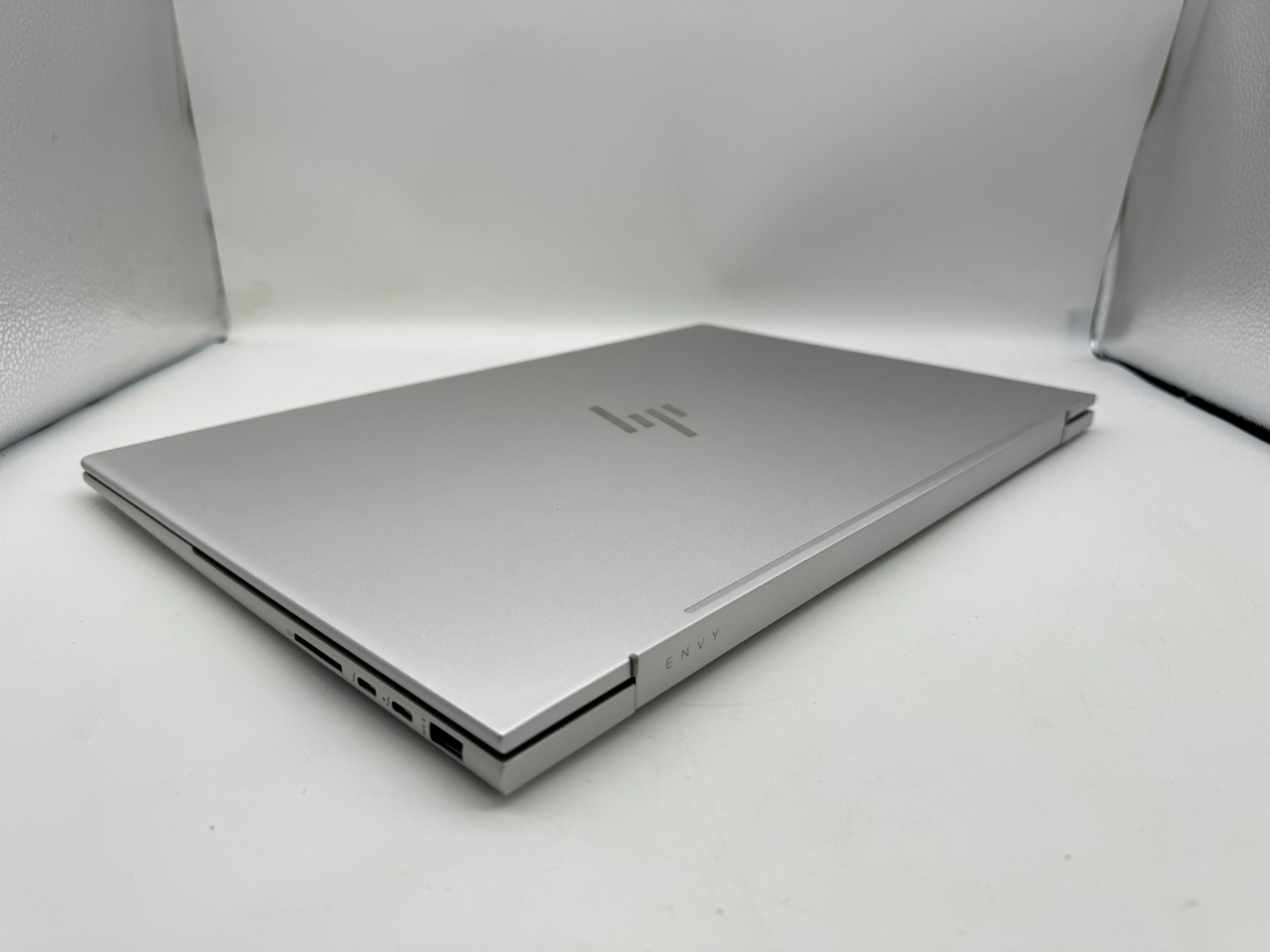 HP ENVY 17-cr0797nr 17.3″ Touch Laptop Intel Core i7-1255U 16GB 1TB SSD RTX 2050