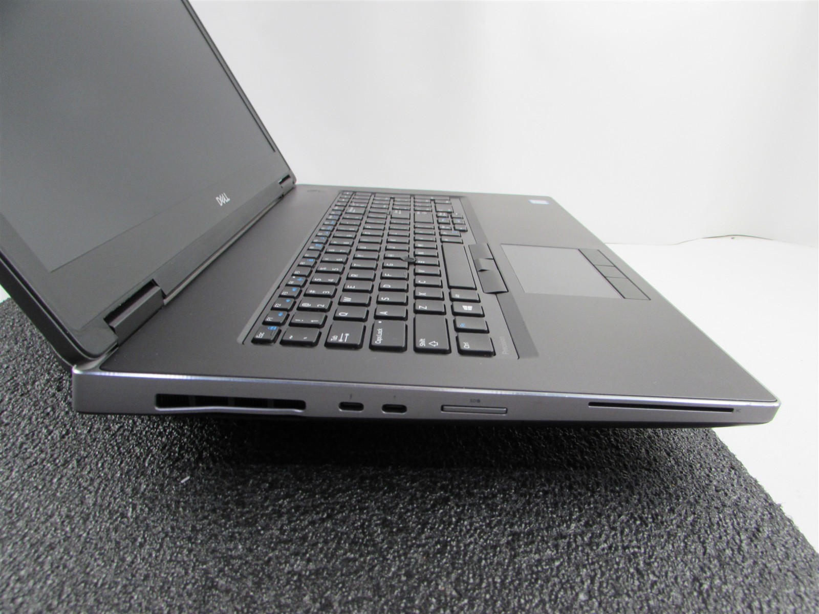 DELL PRECISION 7740 17.3″ I7-9750H NO SSD 64GB RAM NVIDIA RTX 4000 NO O.S/BATT