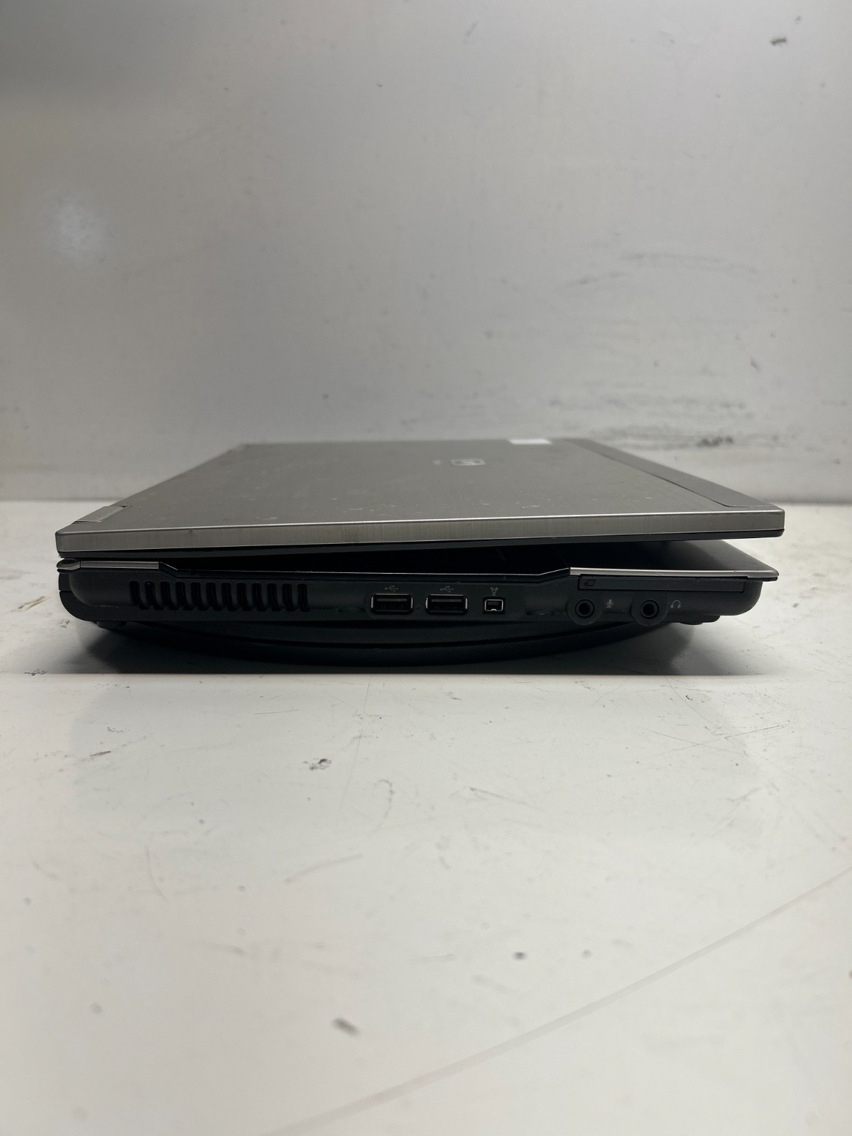 HP Elitebook 6930p Intel Core 2 Duo P8700 2GB NO HDD
