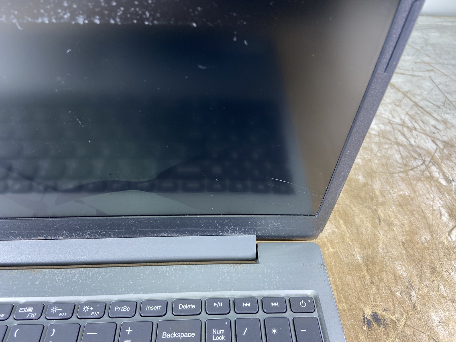 LENOVO IDEAPAD L340-15API AMD RYZEN 3 3200U @ 2.6GHz, 8GB RAM, NO HDD/OS-(PARTS)