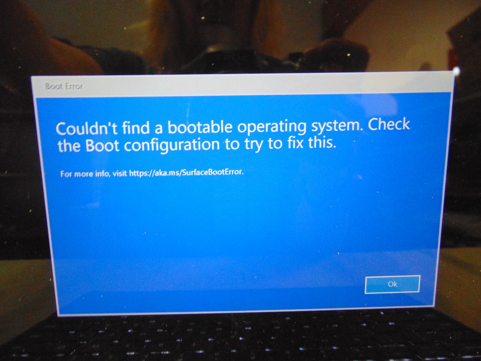 MICROSOFT SURFACE 1866 i5-1035G4@1.1GHz,8GB RAM,250GB SSD/Screen Issues /See PiC
