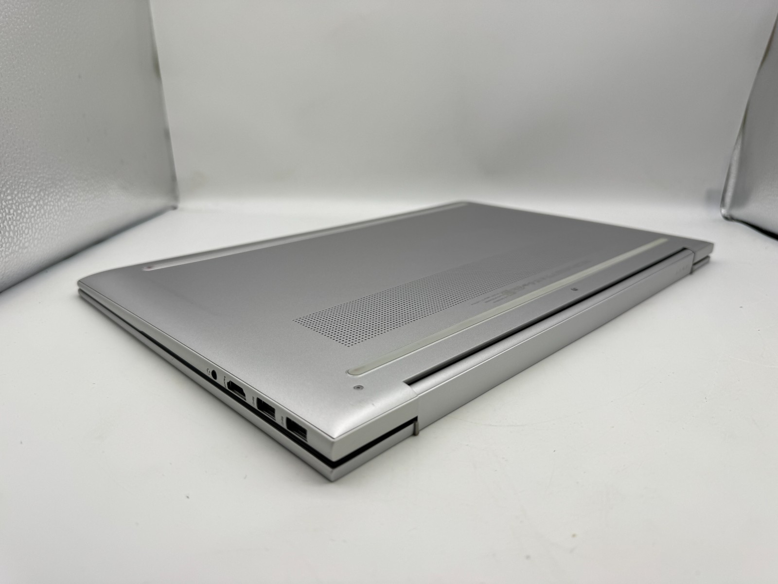 HP ENVY 17-cr0797nr 17.3″ Touch Laptop Intel Core i7-1255U 16GB 1TB SSD RTX 2050