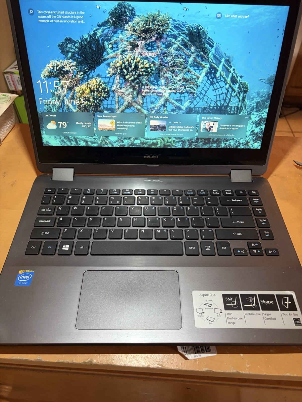 Acer Aspire R14 R3-431T 14in Touchscreen Laptop Celeron 4GB 500GB Win10