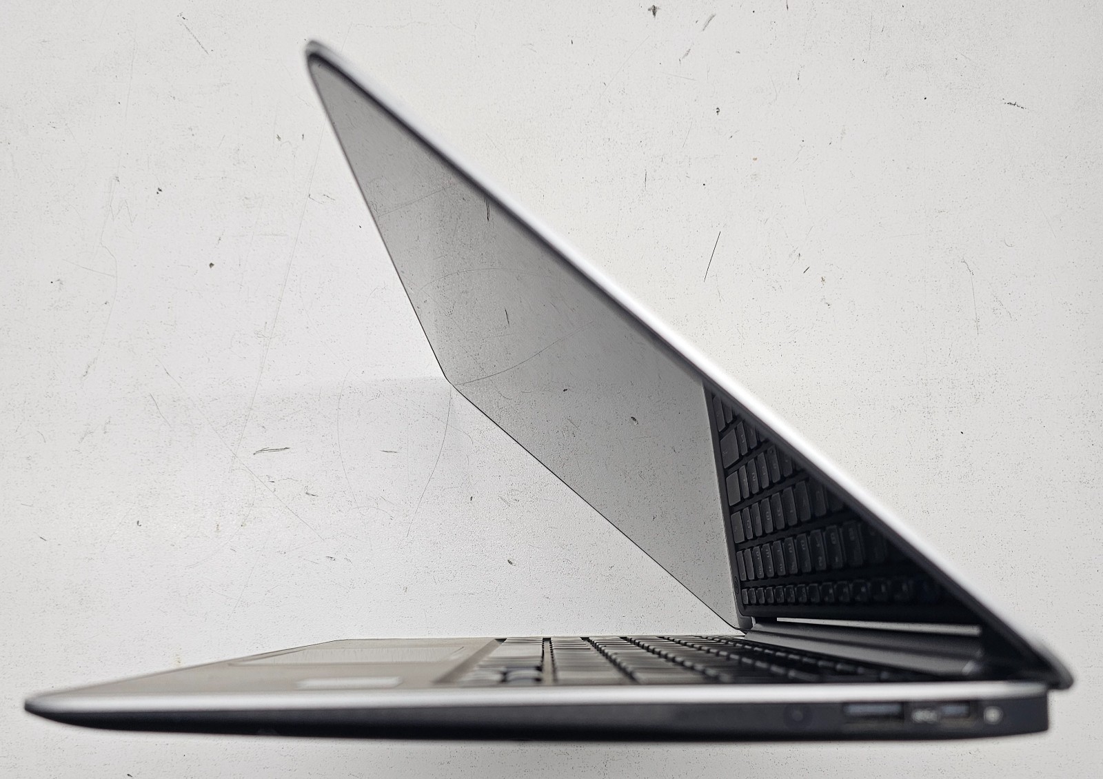 Dell XPS 13 9333 13.3″ Touch Laptop Intel Core i7-4500U 8GB Ram 256GB No OS (FL)