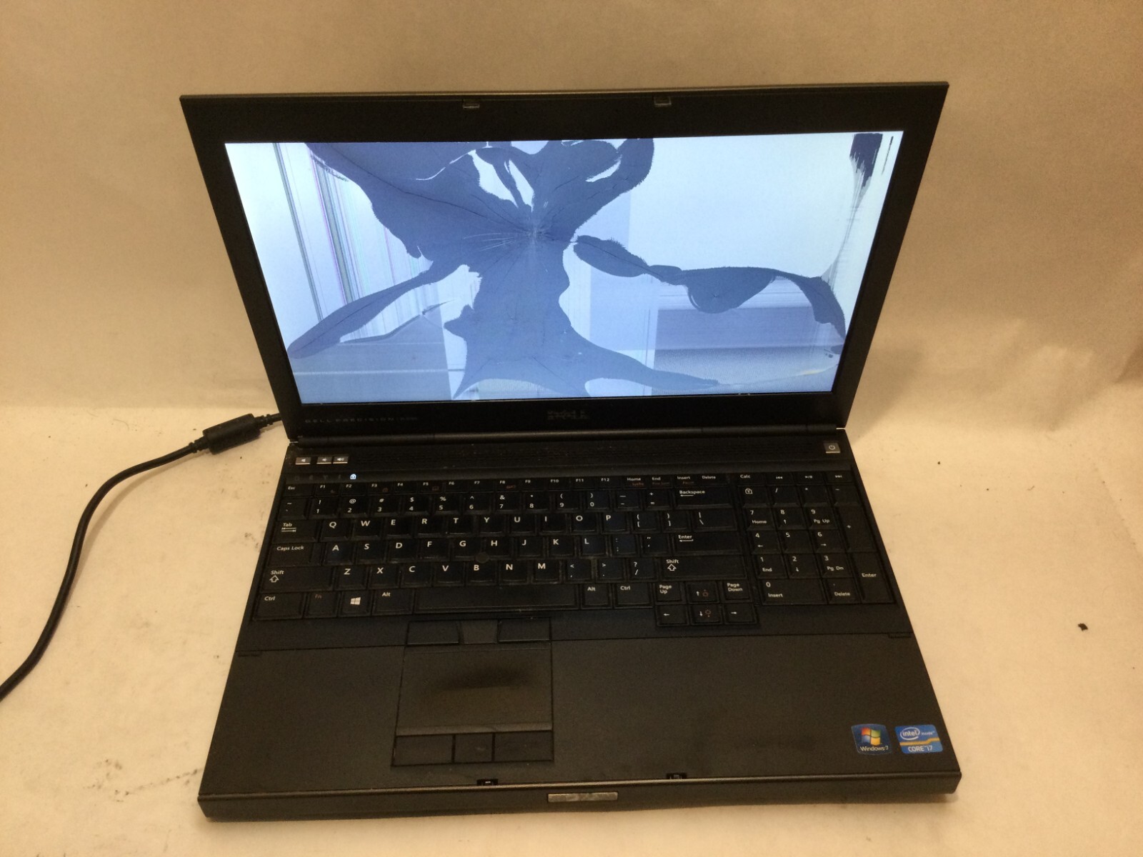 Dell Precision M4700 15.6″ / Intel Core i7 UNKNOWN SPECS / (CRACKED!) MR