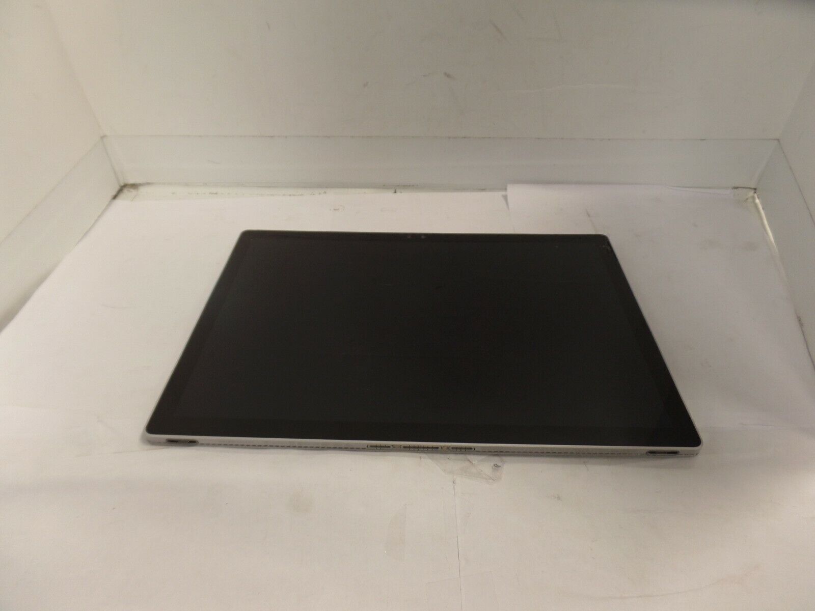 Microsoft Surface Book 1 1703 13″ i7 16GB 1TB SSD ***AS IS NO POWER/CRACKED***