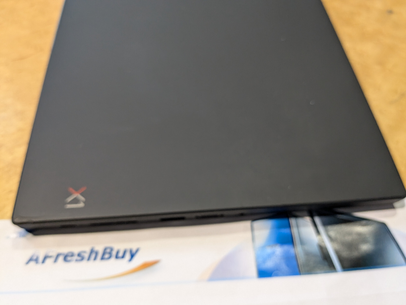 Lenovo ThinkPad X1 Carbon 7th Gen i5-8265U 1.6Ghz 8GB Ram 256GB SSD No OS/AC