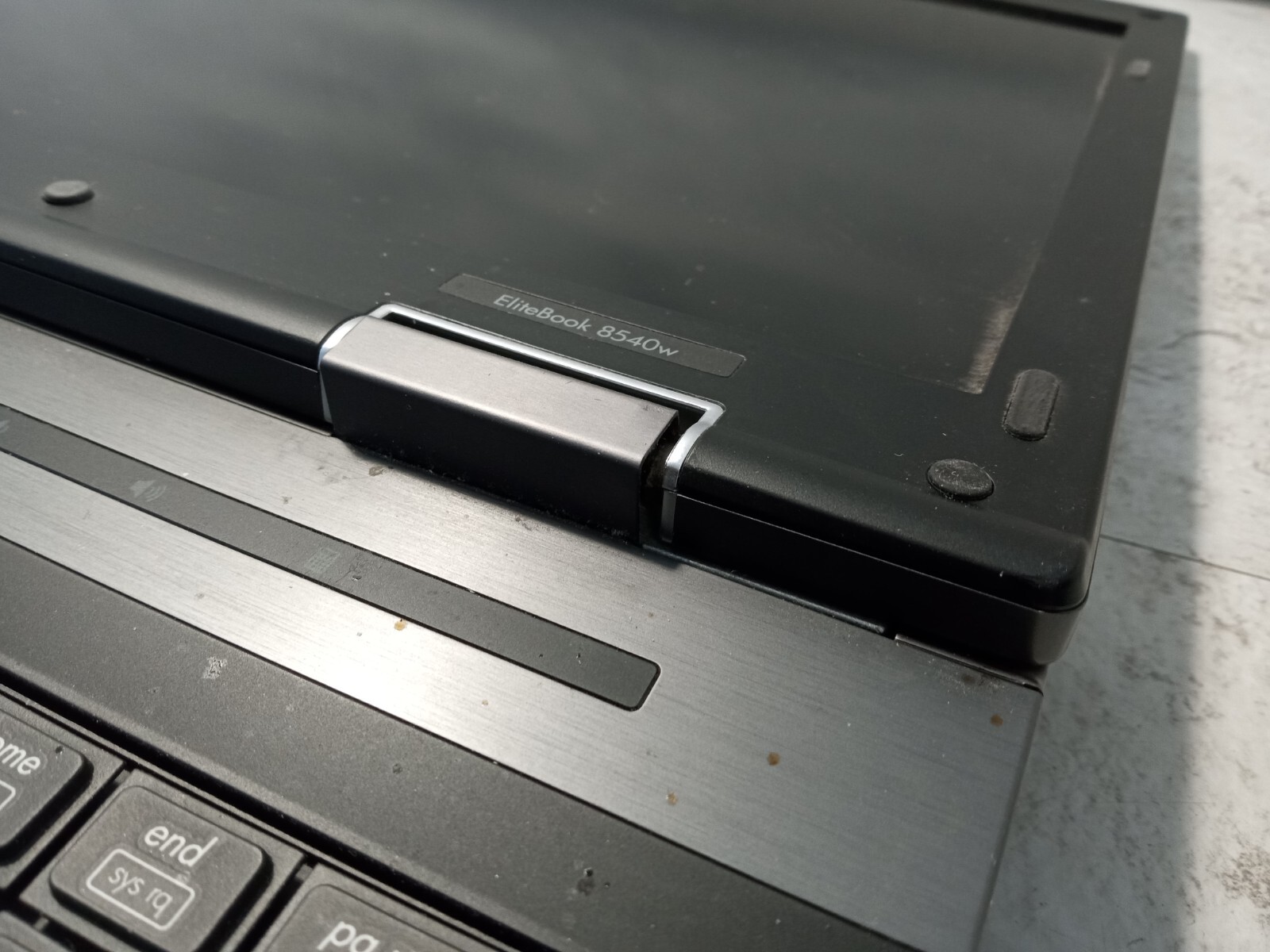 HP EliteBook 8540w 15″ Laptop i7 2.67GHz 2GB RAM Nvidia GFX – BAD HINGE -RR
