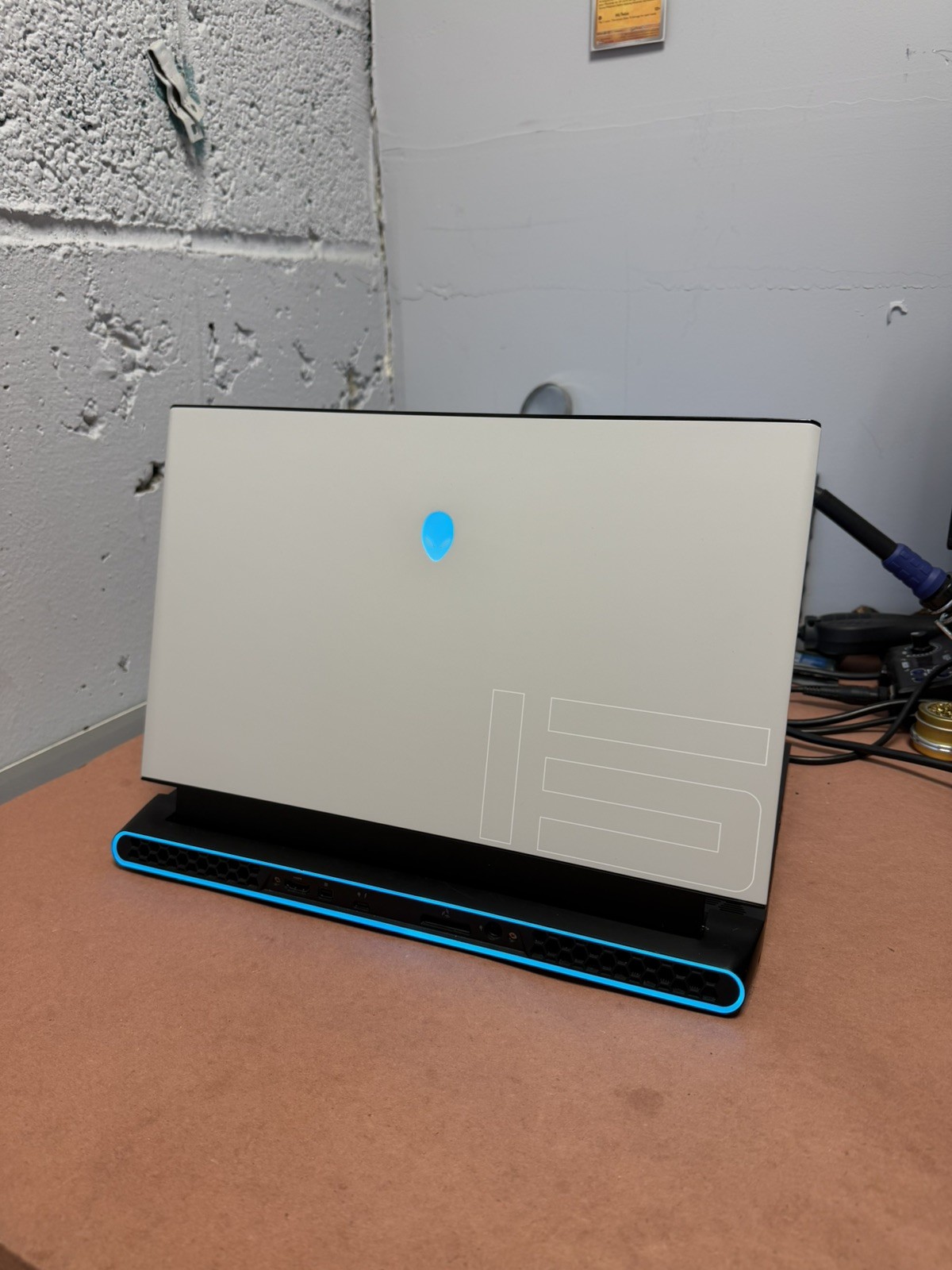 Alienware m15 R4 15.6″ Gaming Laptop i7-10870H RTX 3060 16GB RAM 1TB SSD 144Hz