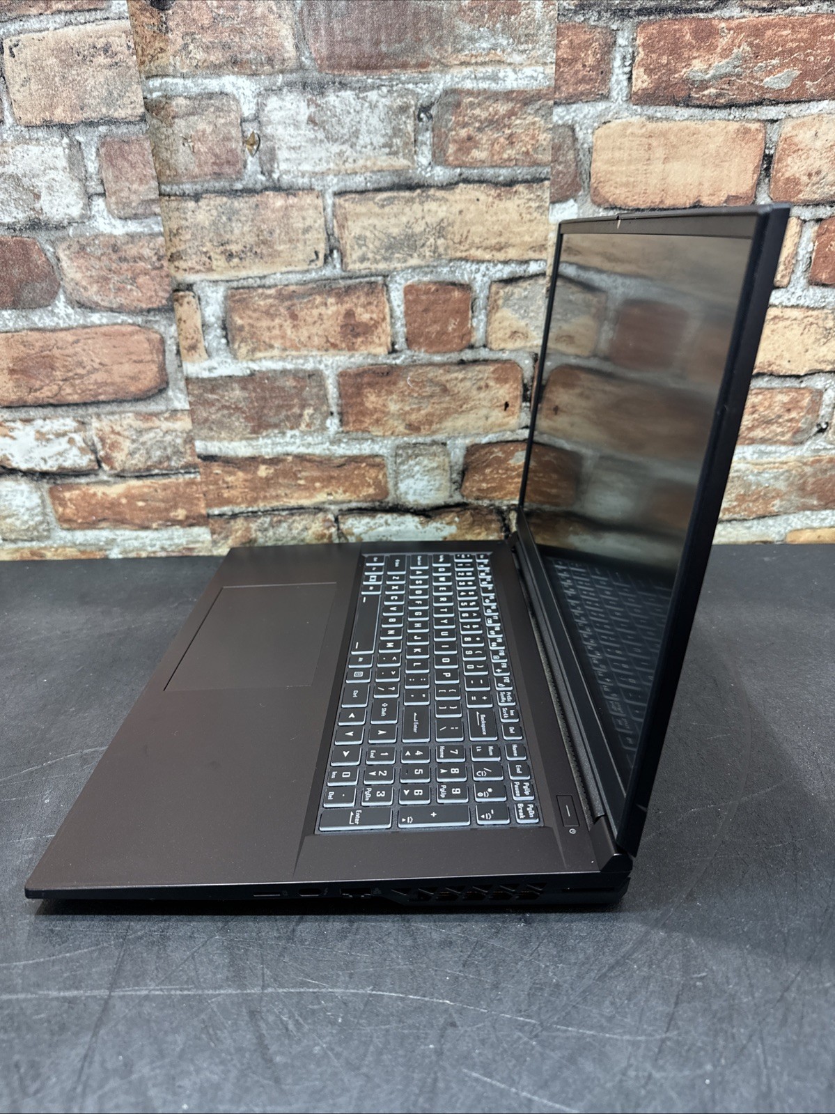System 76 Gazelle 17 Tested LCD Screen w/ Chassis & Battery – No Motherboard