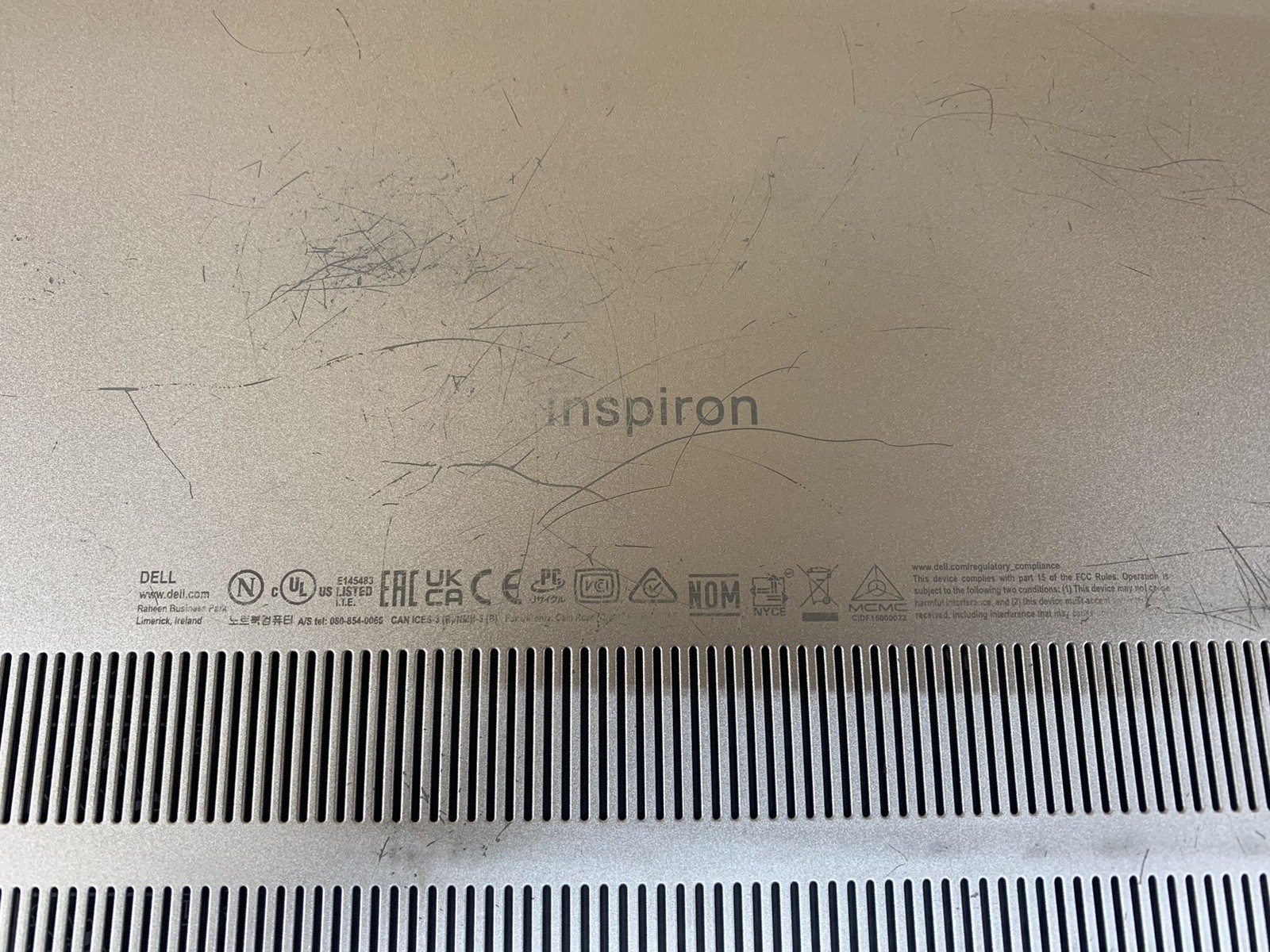 Dell Inspiron 5425 14″ AMD Ryzen 7 5825U@2.0GHz 8GB RAM 256GB SSD WIN 11P *READ*
