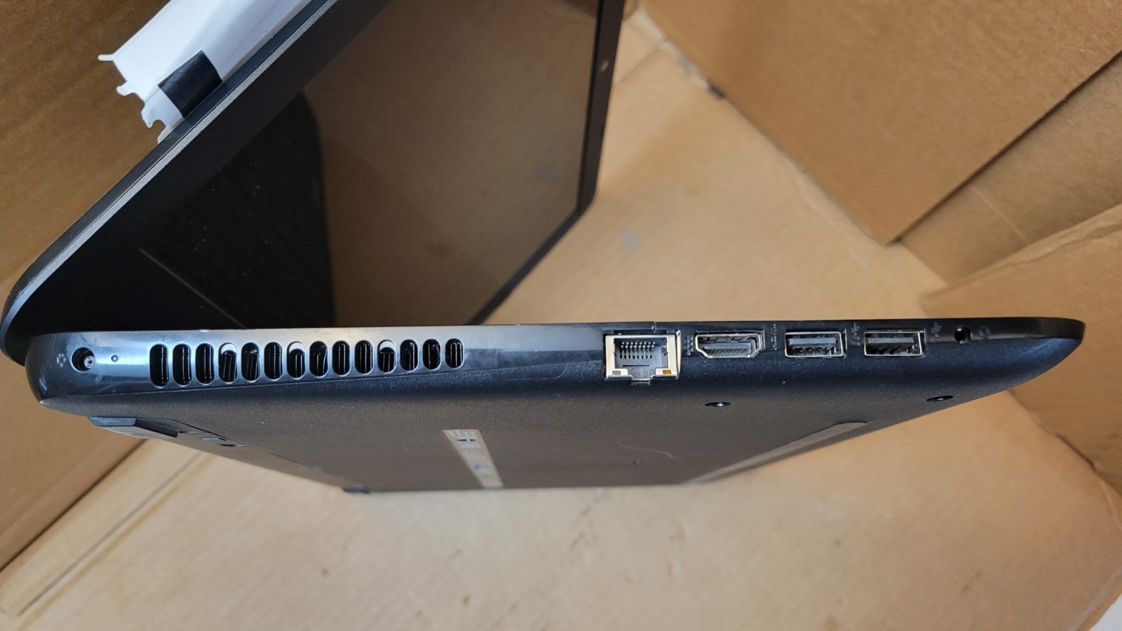 HP 15 AC121DX LAPTOP | INTEL I3 5010U | 6GB RAM | 320GB HDD | Win 10