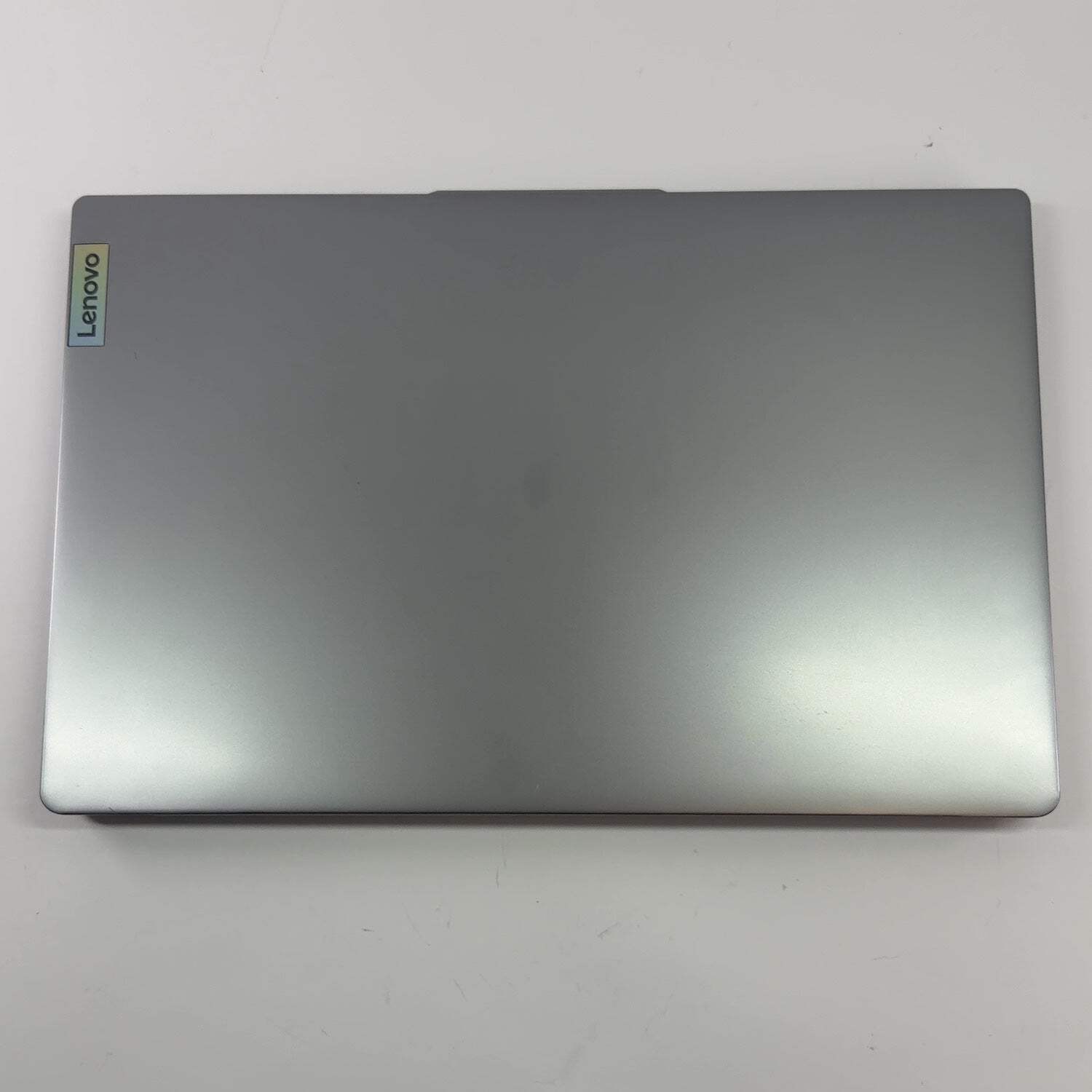 Lenovo IdeaPad Slim 3 15ABR8 15.6″ Ryzen 7 5825U 2.0GHz 16GB RAM 512GB SSD