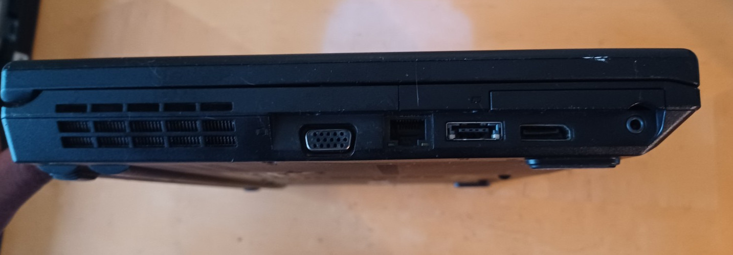 Lenovo ThinkPad L420 Core i5 2.50GHz 4GB RAM 320 HDD. AC Adapter Inc