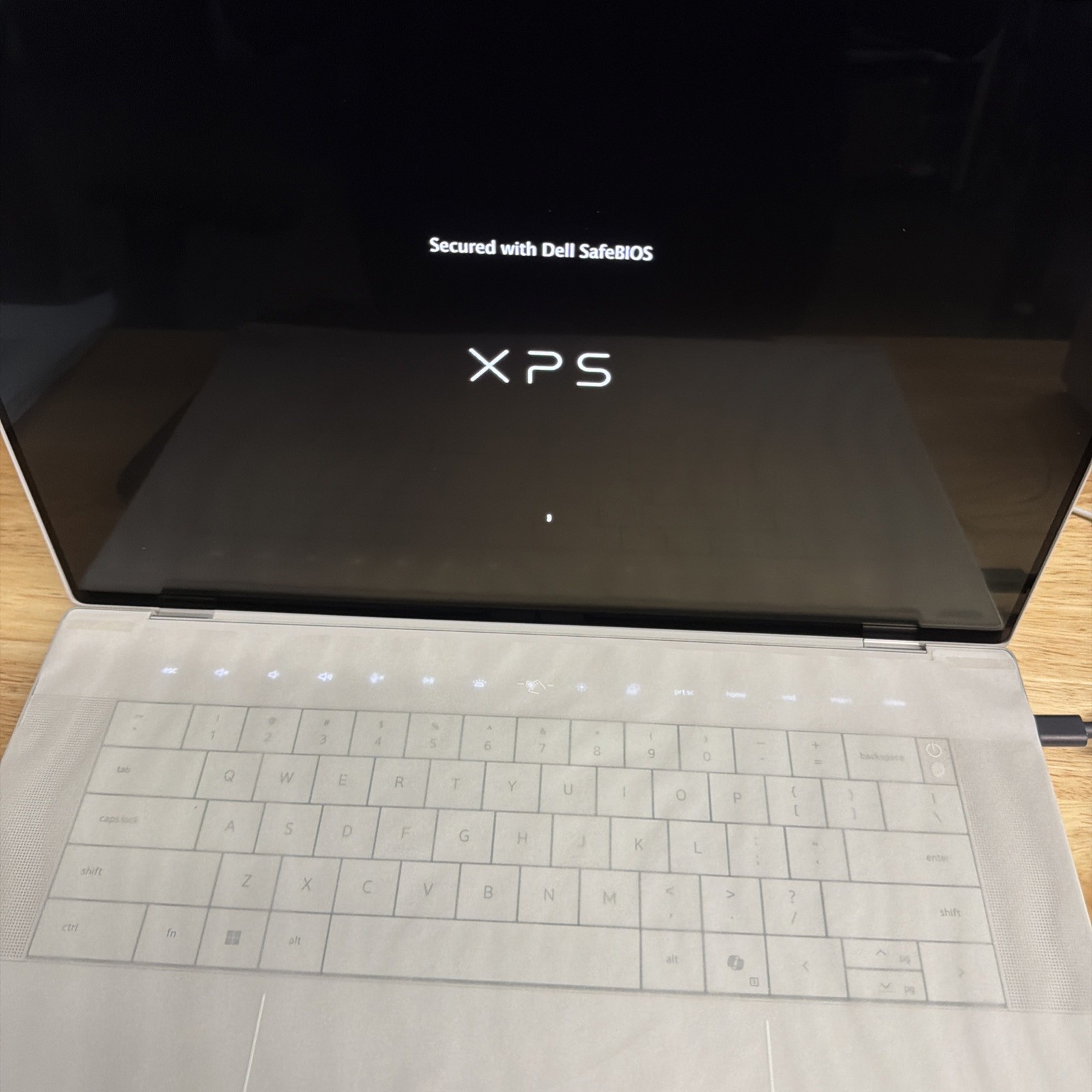 Dell XPS 16 Model 9640 Platinum 16.3” Touch Display/webcam 32GB 1TB SSD
