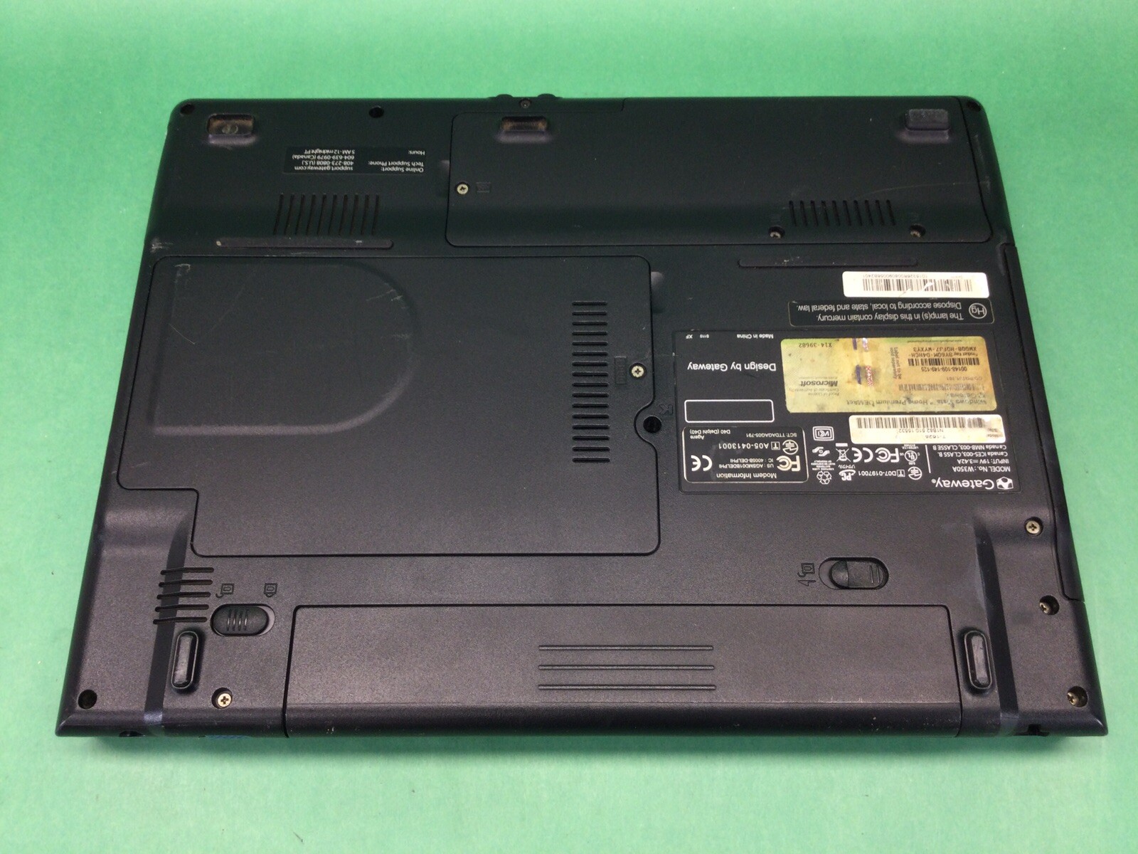 Gateway T-Series W350A – 14” Laptop – UNTESTED
