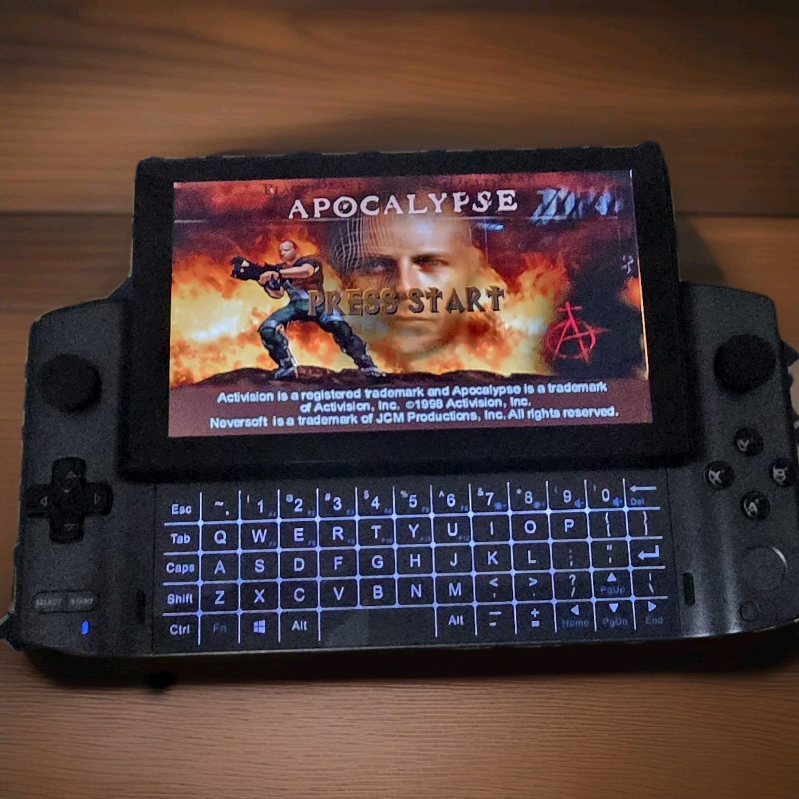 GPD win 3( i7-1195G7);SECREEN PROTECTOR, 2TB.