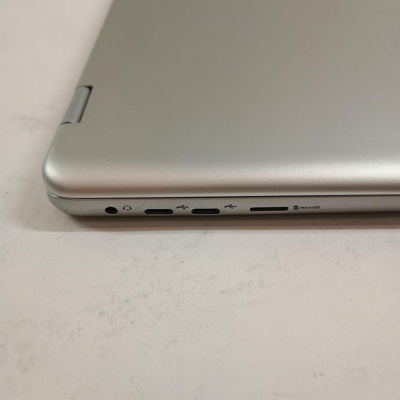 Samsung Galaxy Chromebook Plus 12.2″ Celeron 3965Y 1.5GHz 4GB RAM 64GB SSD