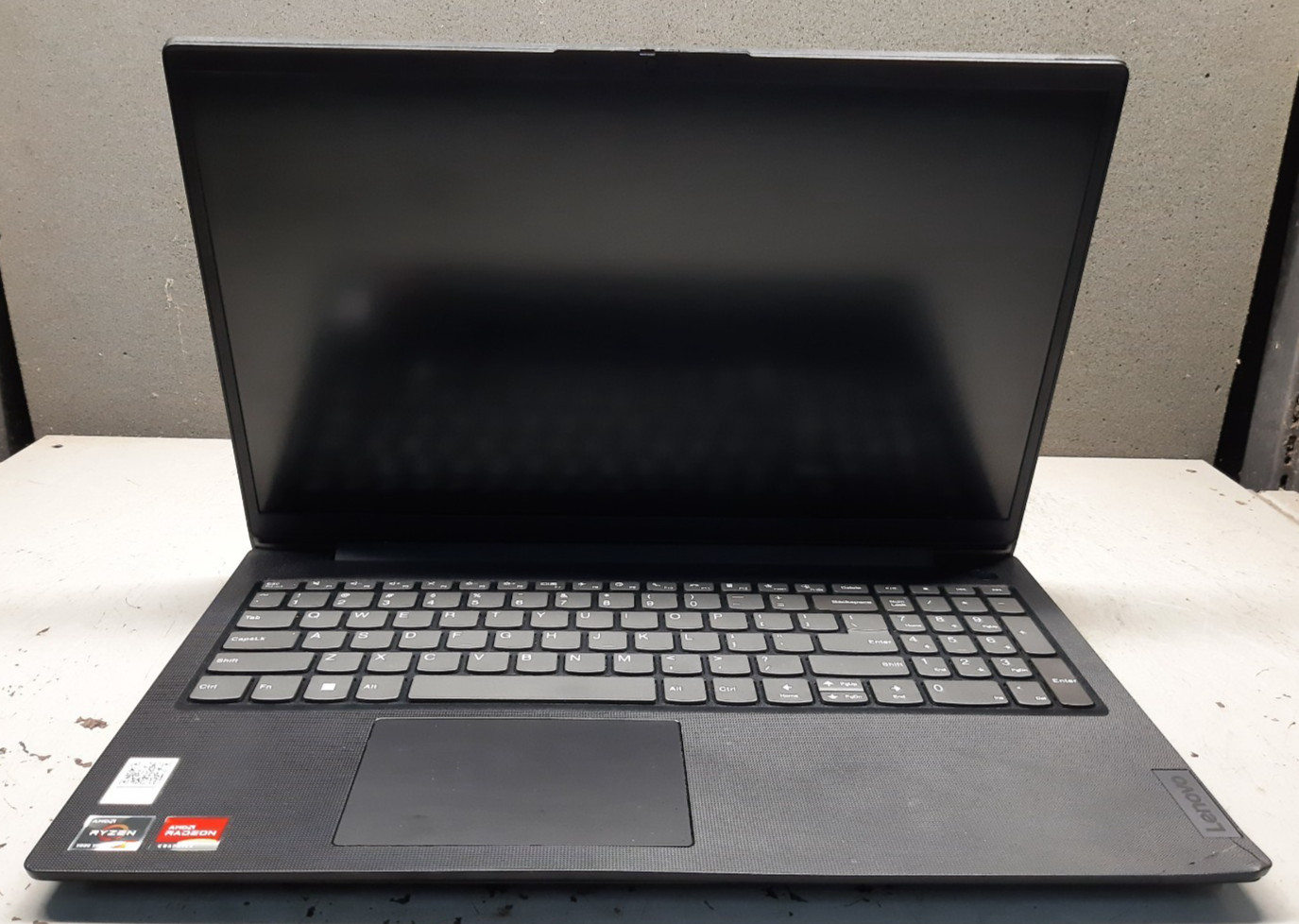 Lenovo V15 G3 ABA 82TV AMD Ryzen 5 5625u 8GB RAM 512GB SSD Windows 11