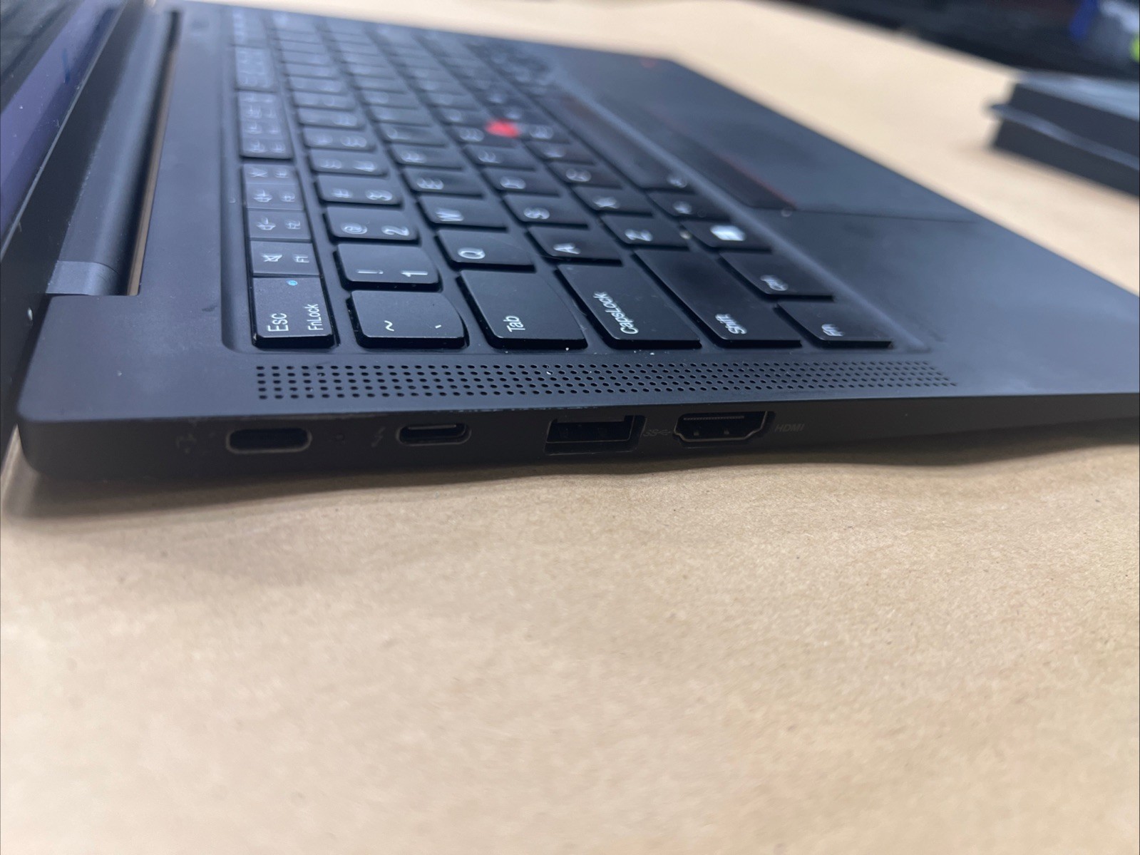 Lenovo ThinkPad X1 Carbon Gen 10 14″ i7-1280P 2TB SSD, 32gb Excellent