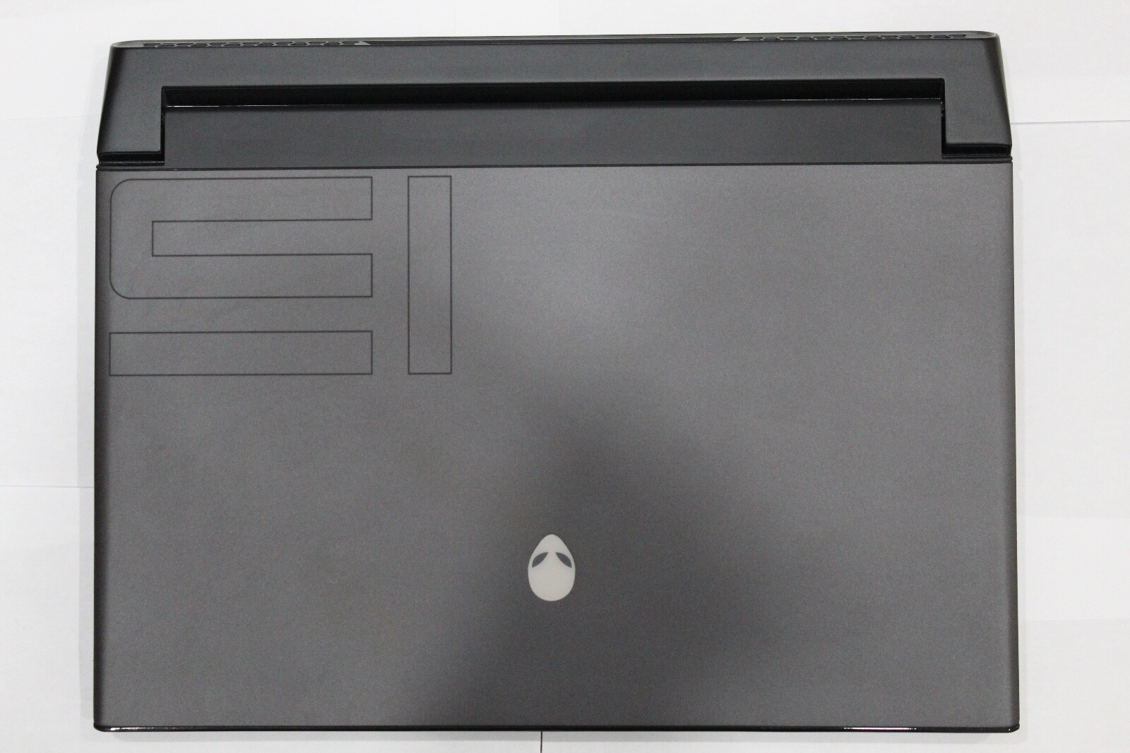 Alienware m15 R2 Gaming Laptop (Intel i7 9th generation, 1TB, RTX 2080 Max-Q)
