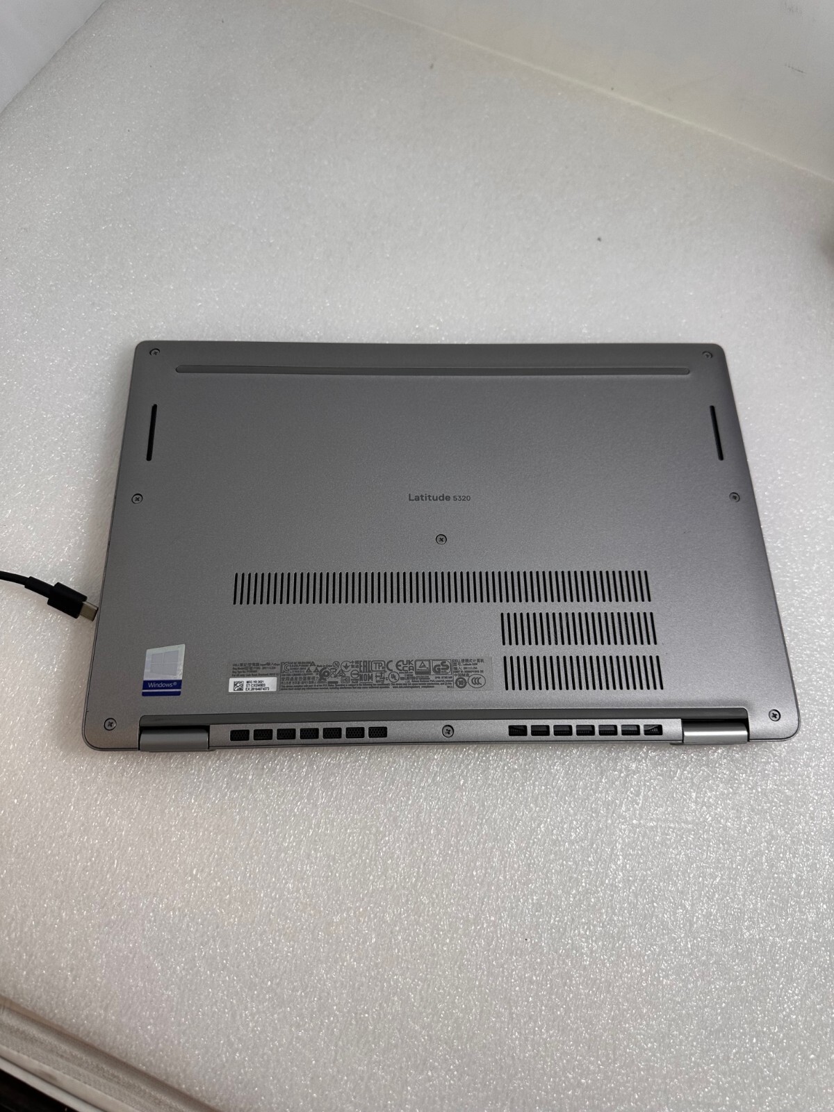 Dell Latitude 5320 13.3″ FHD i5-1135G7 16gb ram 256gb PCIe