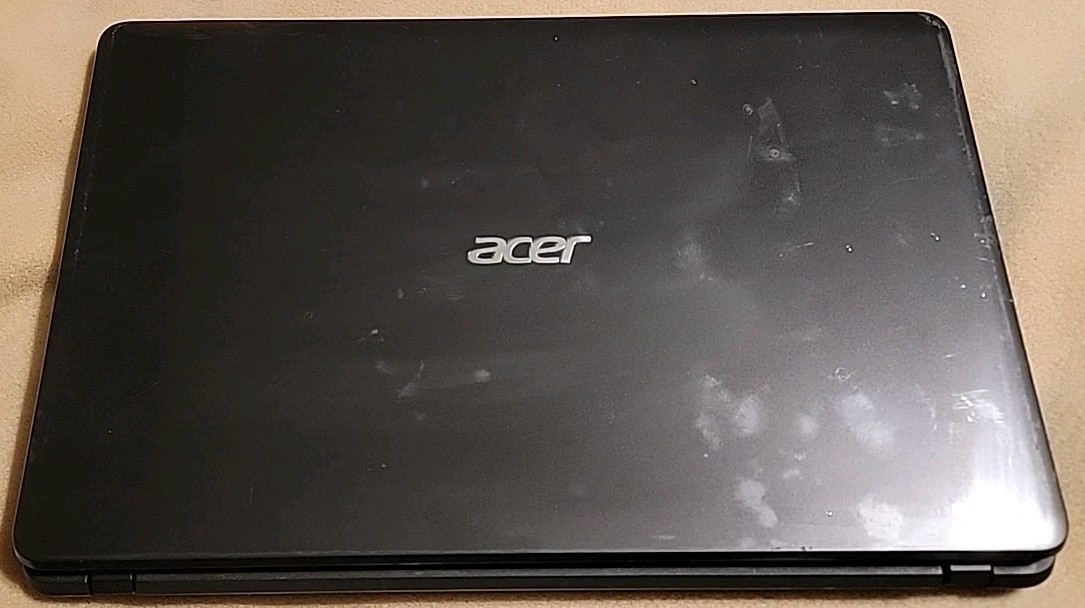 Acer Aspire Laptop 15.6″ B960 Processor 4GB/500GB DDR4 Black E1-531-4694