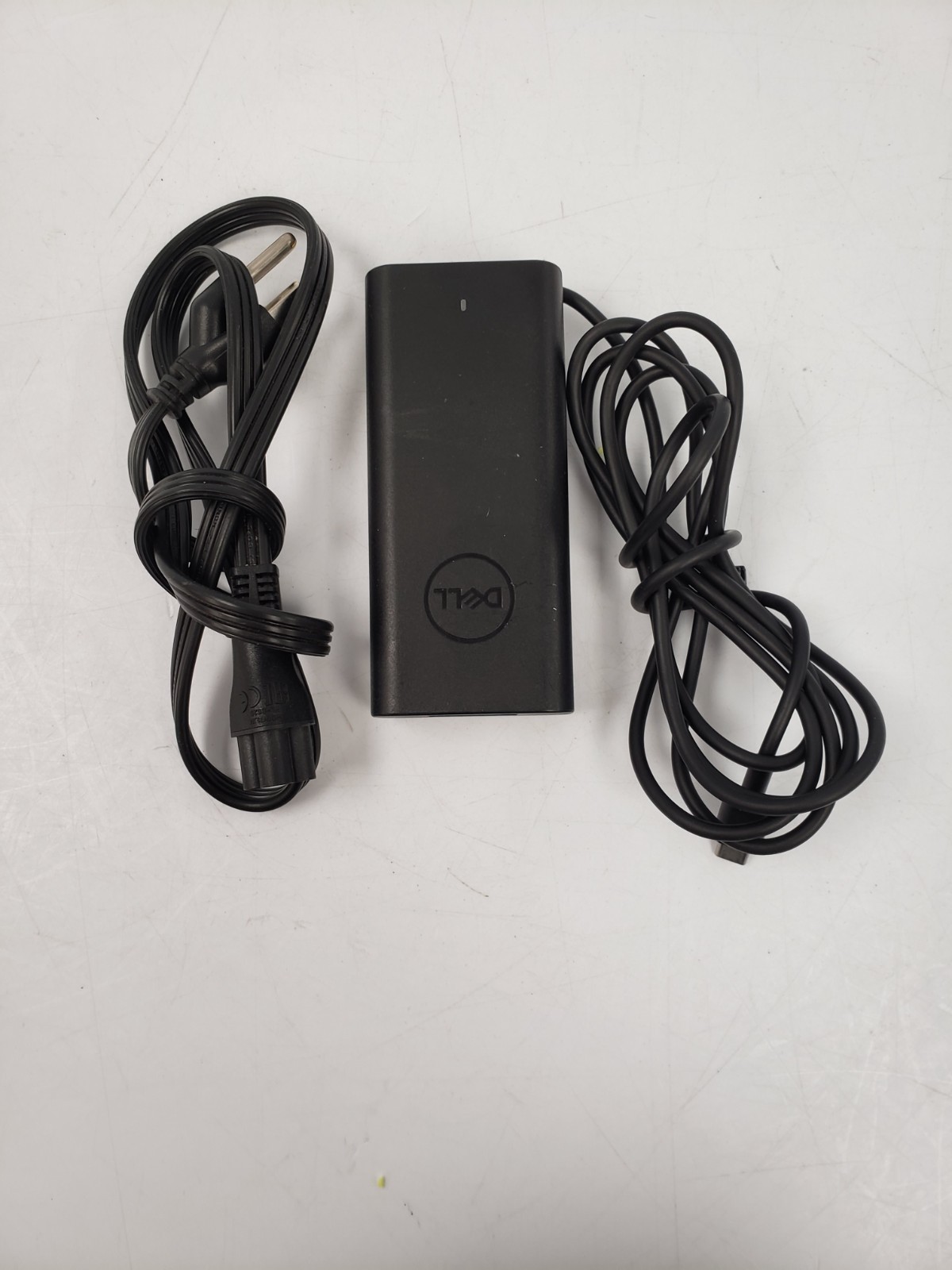 (83131-1) Dell P165G Laptop