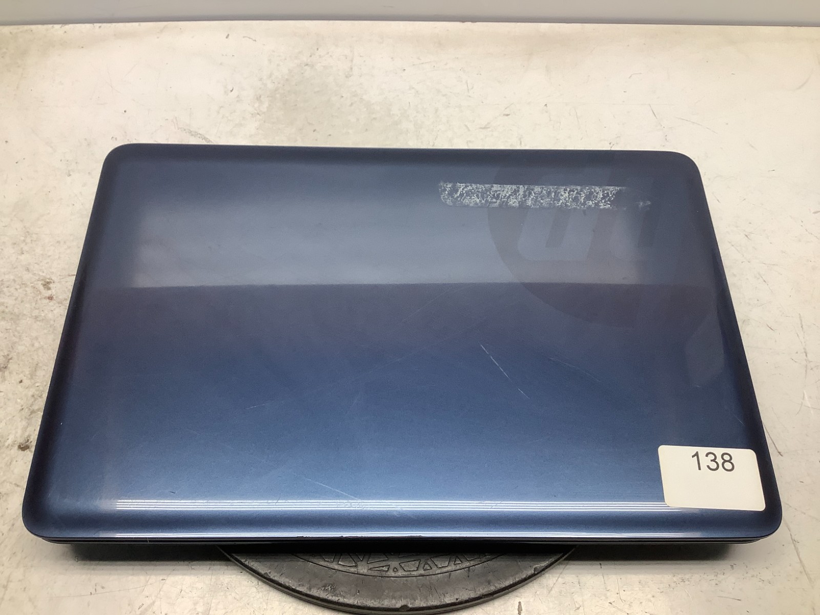 HP 2000-2D49WM AMD E-300 1300MHz 4 GB NO HDD/Battery