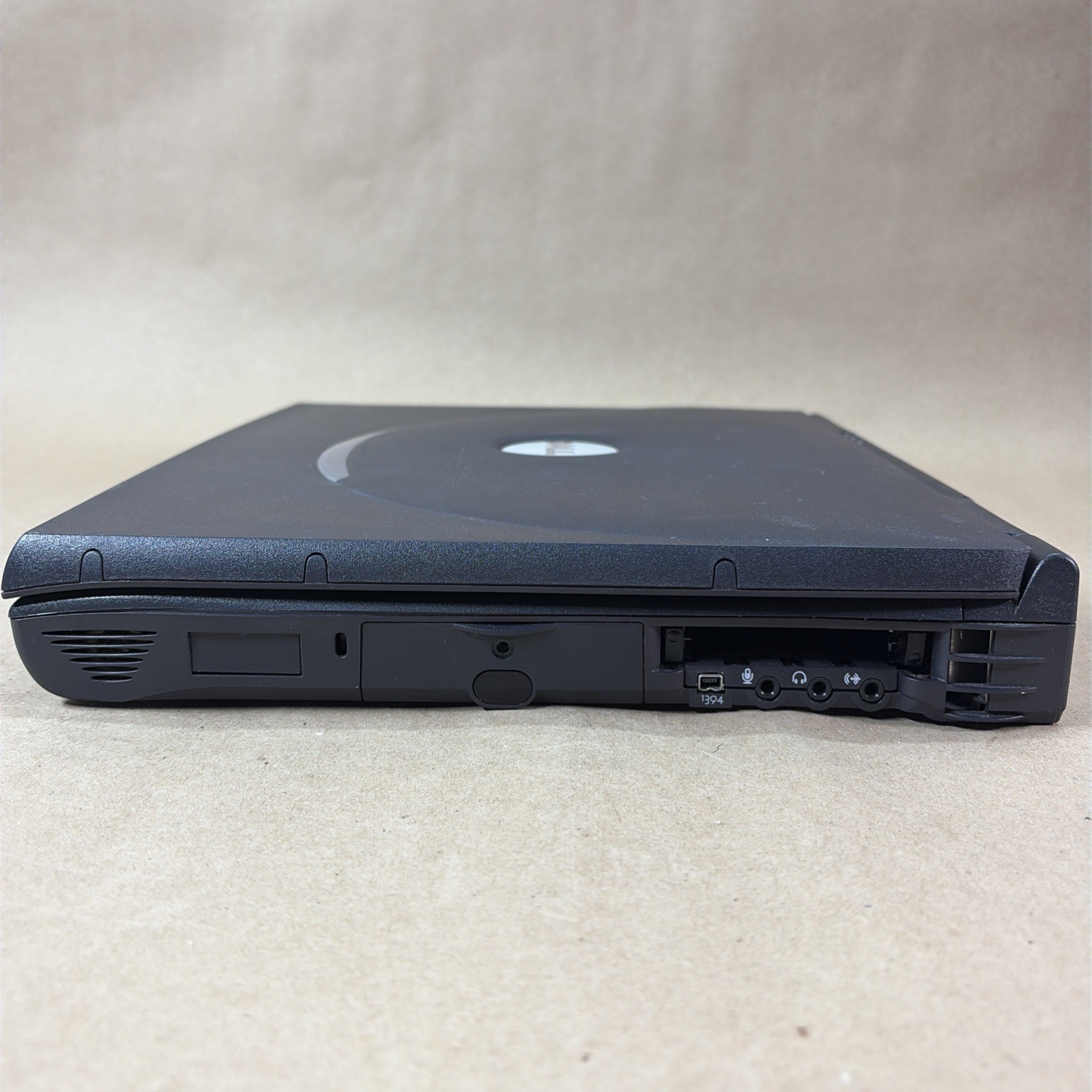 FOR PARTS Dell Inspiron 8200 PP01X Intel Pentium 4 Laptop UNTESTED