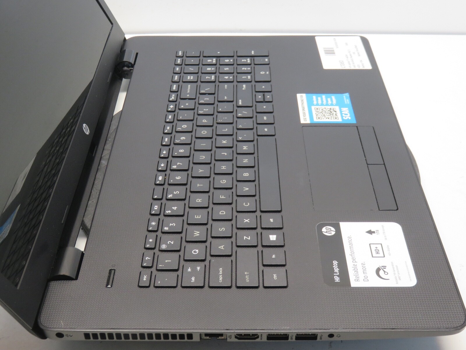 HP Laptop 17 -ak0xx AMD A9-9420 3 GHz 8GB NO HDD No Batt