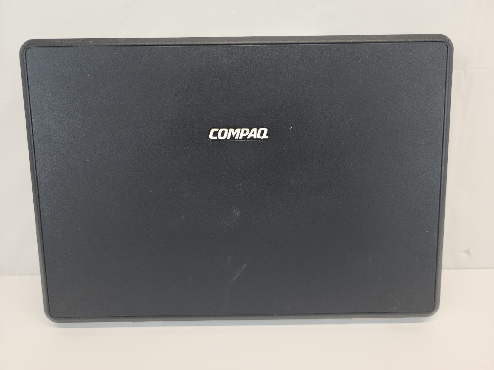 Compaq Presario V2000 14″ Windows XP PRO SP3 Laptop AMD CPU WiFi PARTS ONLY
