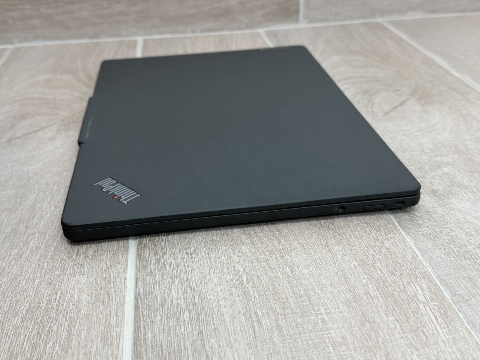 Lenovo ThinkPad X13s Gen 1 13″ Touch Laptop Snapdragon 8CX Gen 3 16GB RAM 512GB