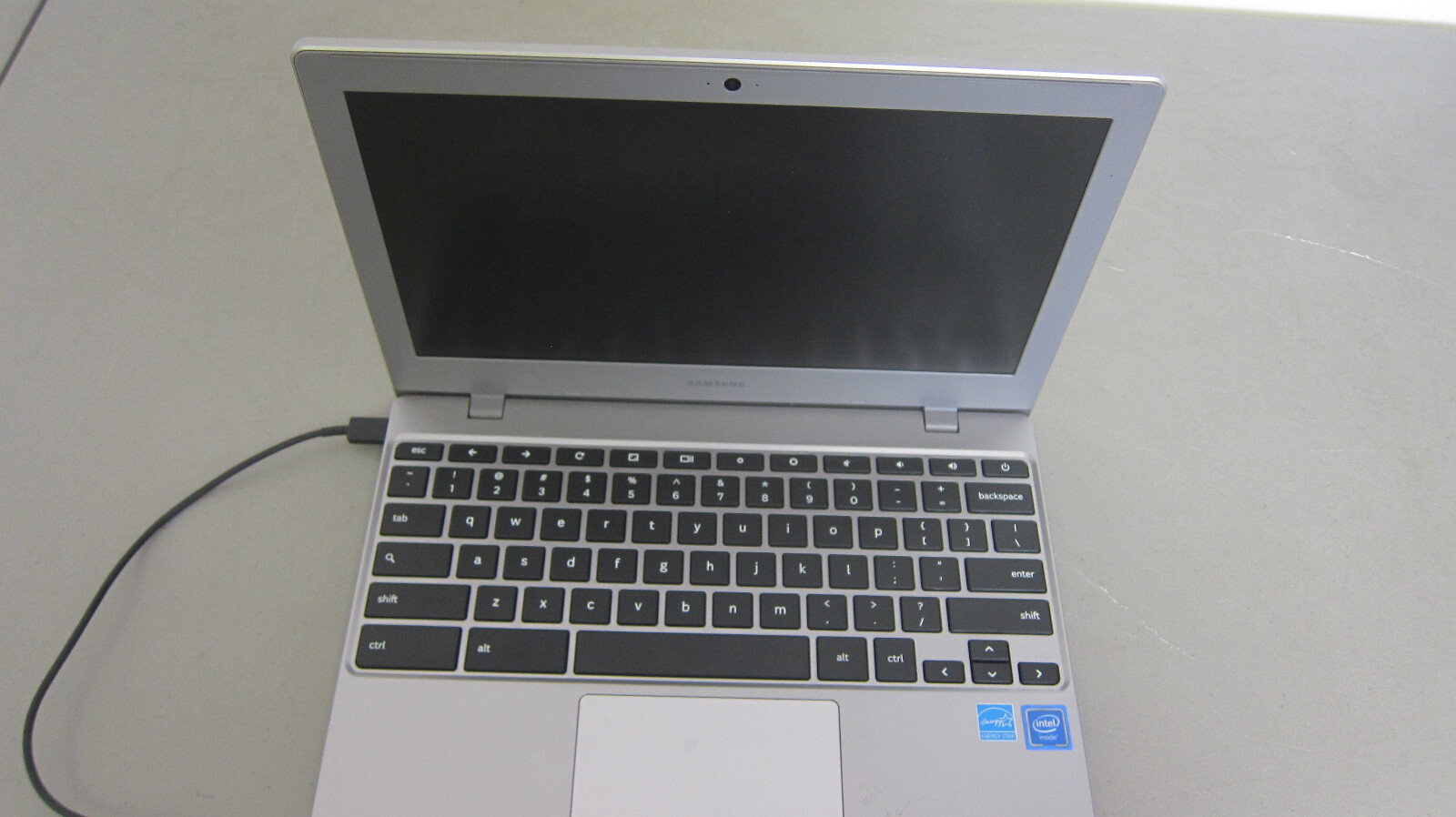 Samsung Chromebook XE310XBA – 1.1GHz Intel W/ CHARGER – FREE SHIPPING