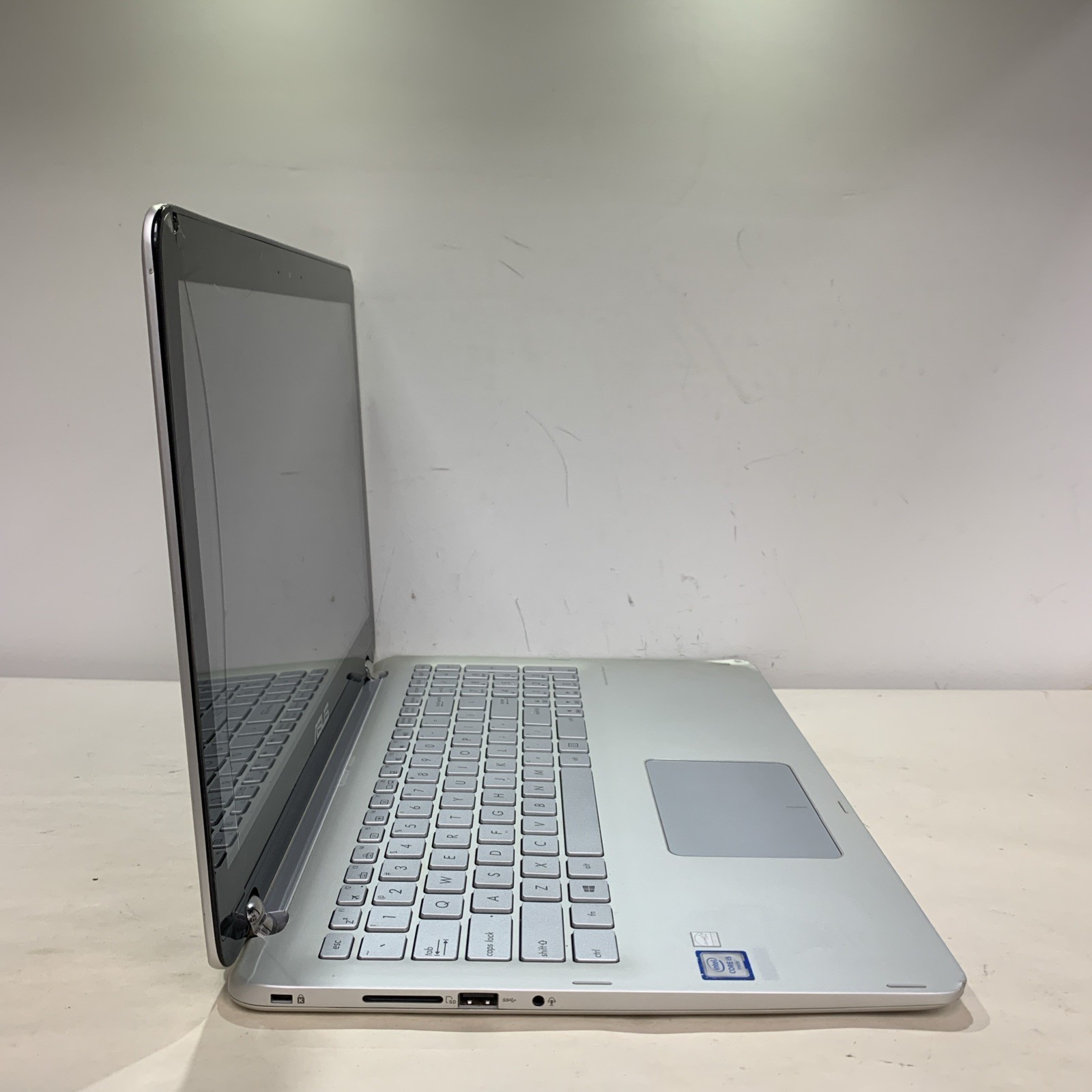 Asus Q504UA Laptop i5-6200U 12 GB RAM 1TB Hdd Win11 Home | READ DESCRIPTION