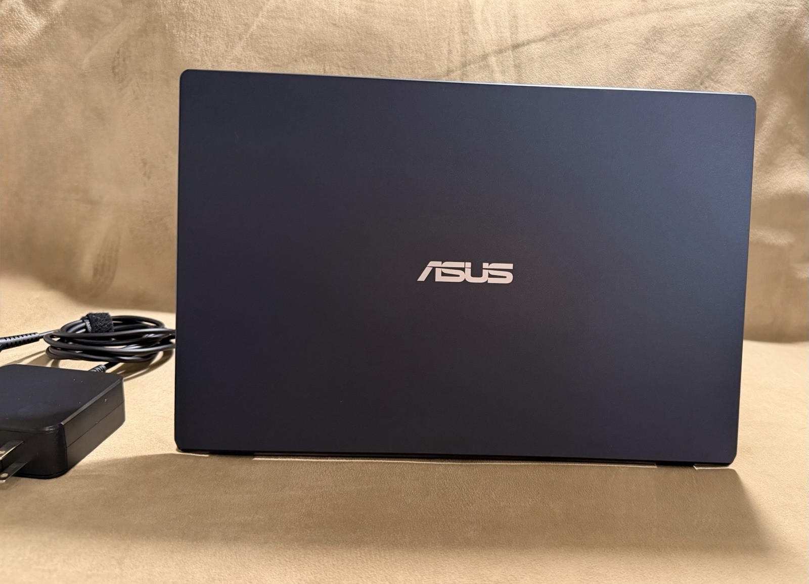 ASUS VivoBook E410MA 14”Celeron N4020 4GB 64GB SSD Windows 10 ( Grade A )