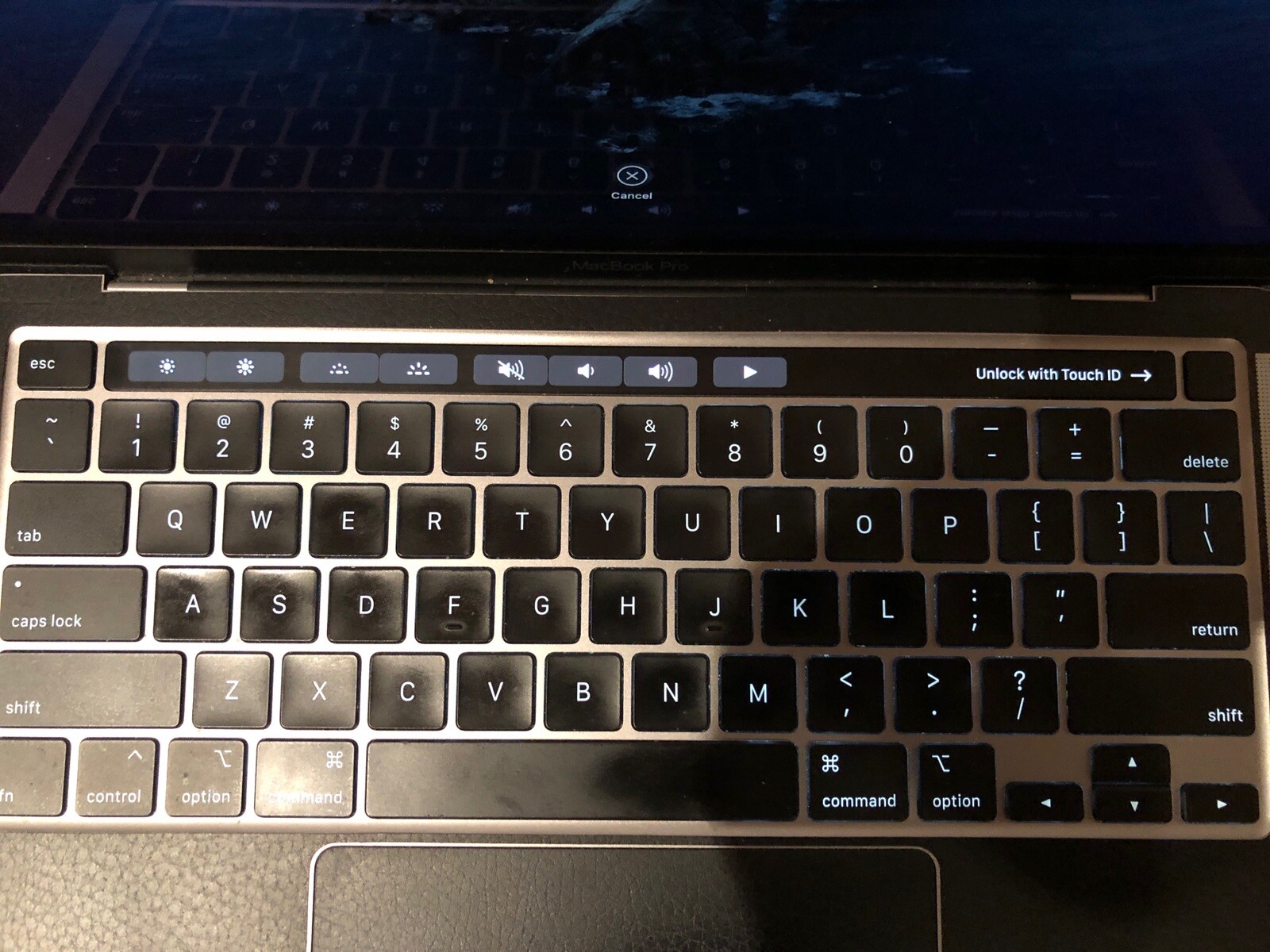 2020 Apple MacBook Pro 13″ Core i5 2.0 GHz 16GB 512GB SSD Catalina GRAY Touchbar