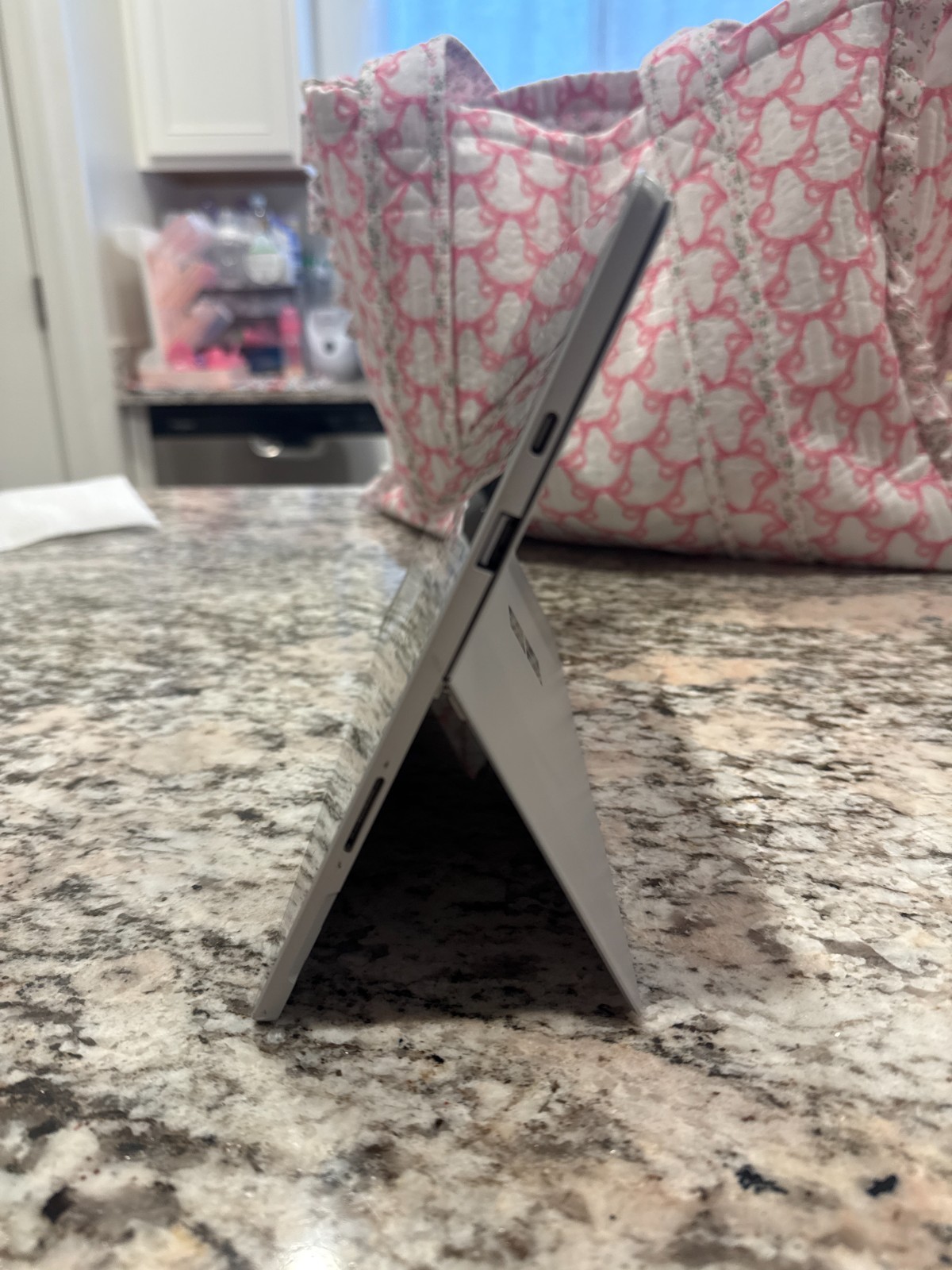 Damaged Microsoft Surface Pro 7 1866 Intel i5-1035G4 8GB RAM 128GB SSD, Win 11 P