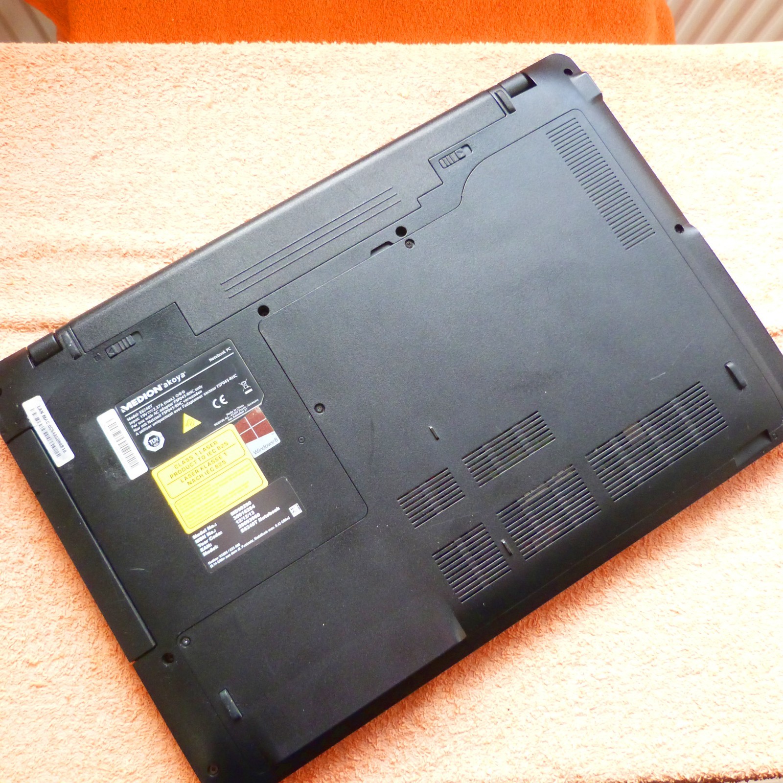 Medion E6240T 15″ TOUCH Widescreen l Windows 11 SSD I DOLBY SOUND I HDMI