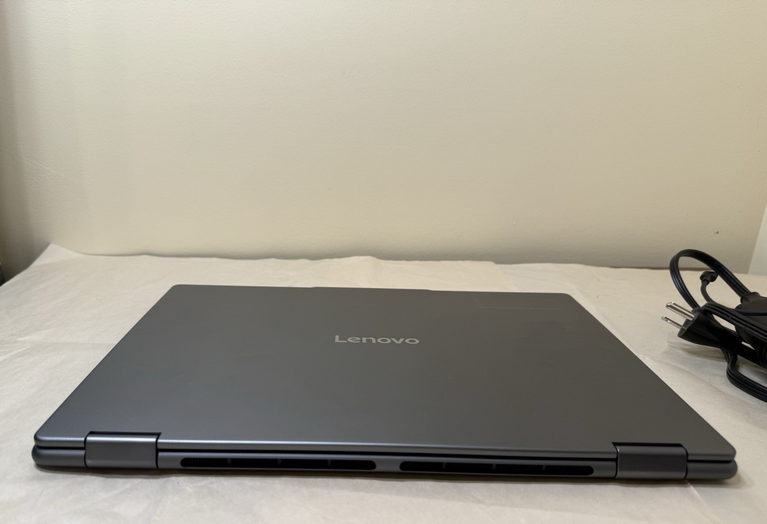 Lenovo Yoga Slim 7i 15.3 QHD+ TOUCH / Intel Core Ultra 7 256V / 16GB / 1TB SSD