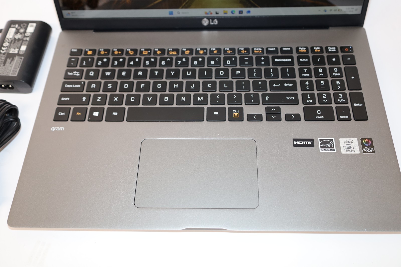 LG Gram 17″ (Intel Core i7-106567 512GB SSD, 16GB RAM) Laptop
