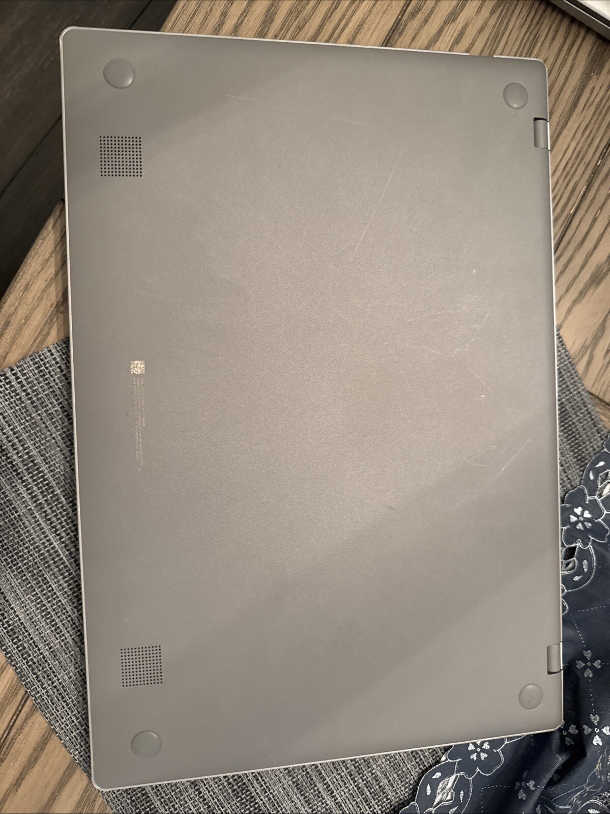 Samsung Chromebook 15.6″ (32GB eMMC, Intel Celeron, 1.1GHz, 4GB RAM) – Platinum