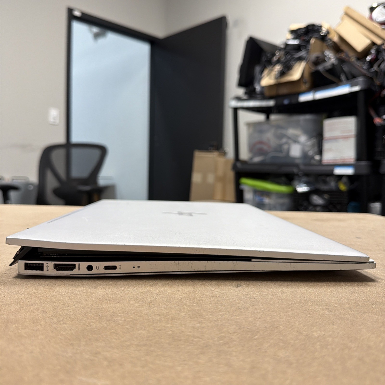 *BROKEN SCREEN HP Envy 17.3″ I7-1165G7 Laptop 8GB RAM NO SSD MX450