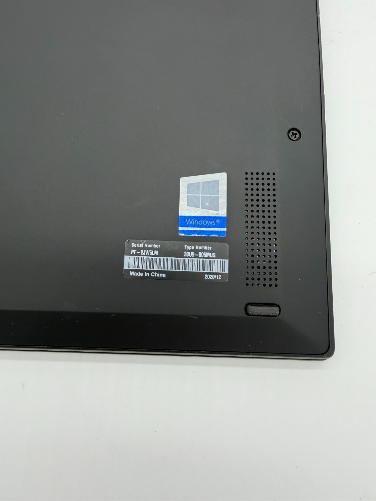 Lenovo ThinkPad X1 Carbon Gen 8- 14″ i7-10510U 16GB RAM 1TB SSD Windows 11 Pro