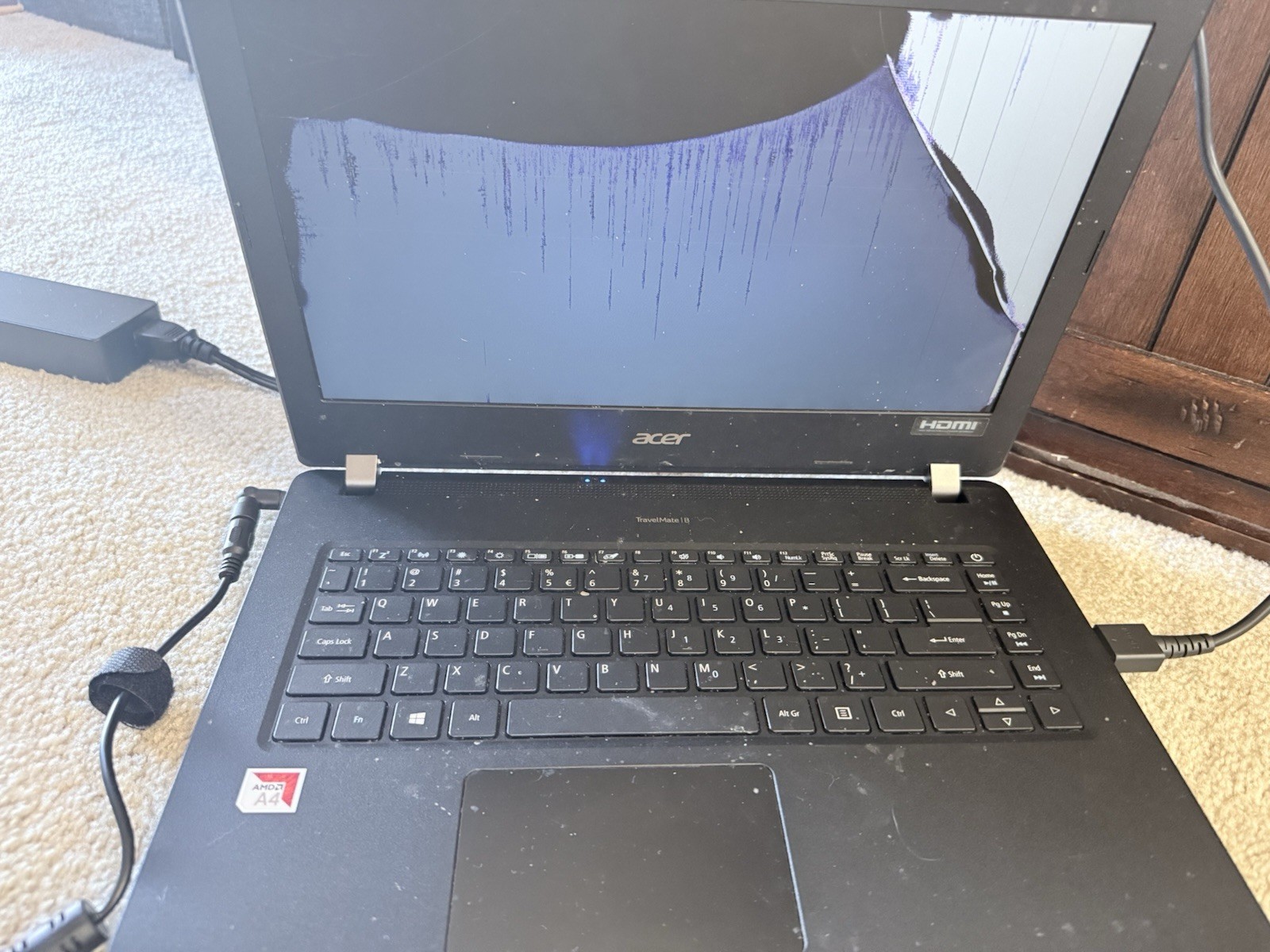 acer travelmate Laptop B114 AMD A4 60GB SSD Bad Screen
