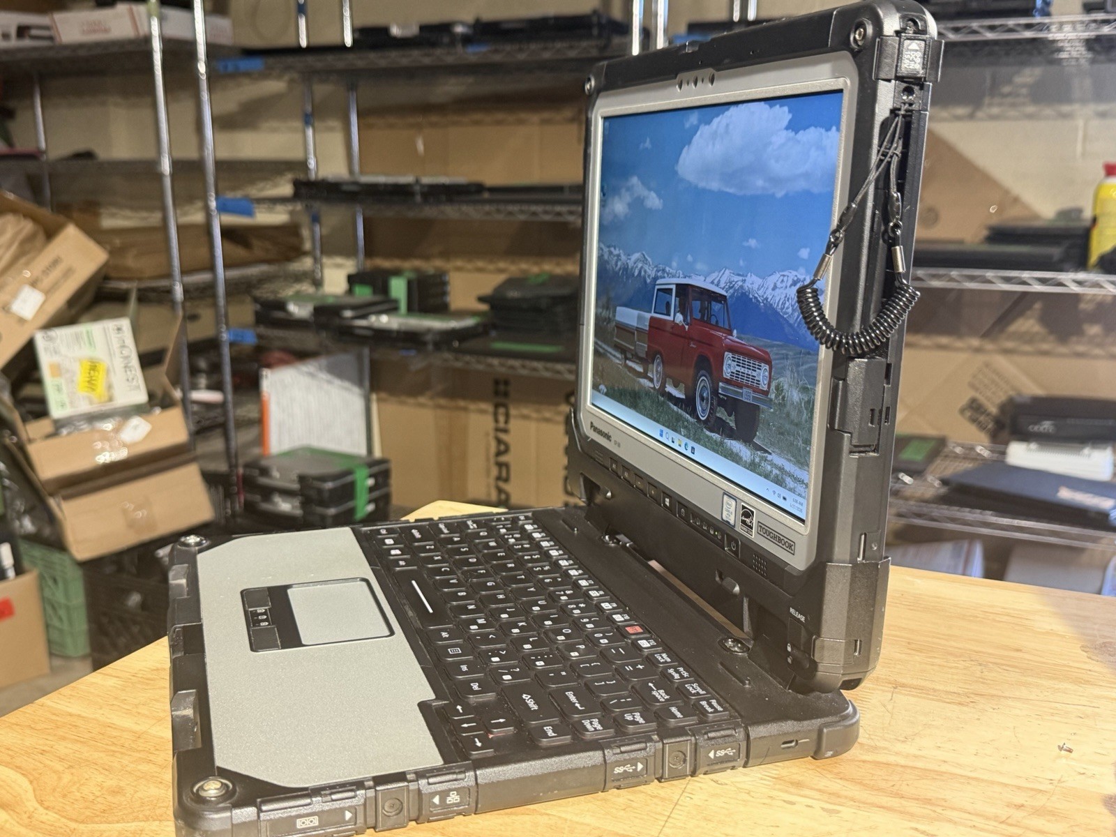 Panasonic ToughBook CF-33 i5-7300U 16 GB Ram 256GB SSD QHD Win 11 Pro Touch